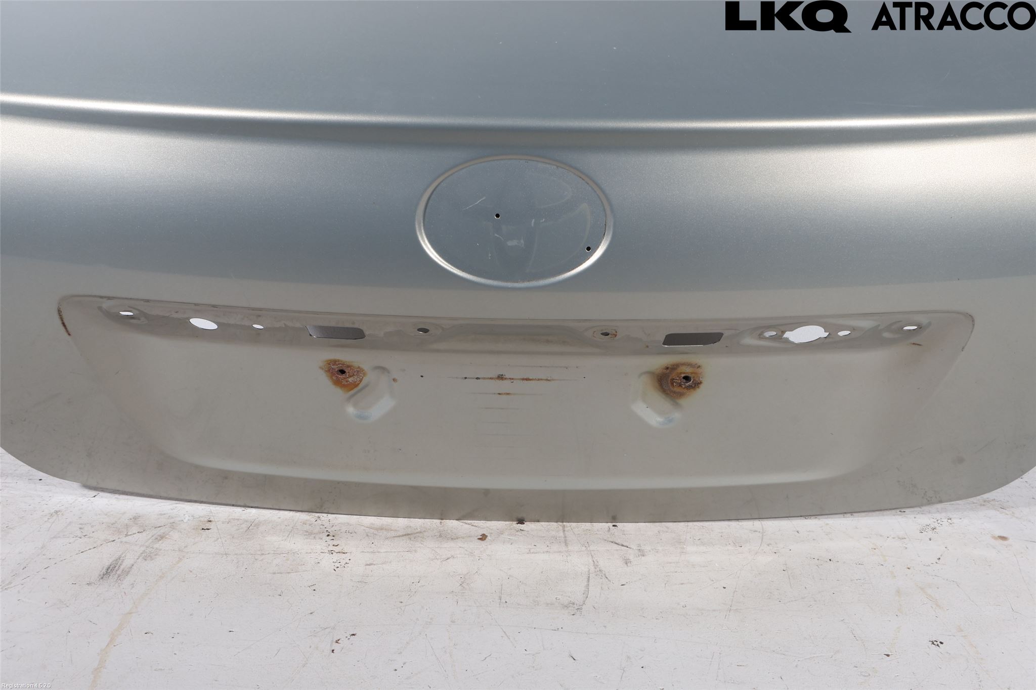 Toyota AVENSIS 07-08 Baklucka (Ej Med Ruta)