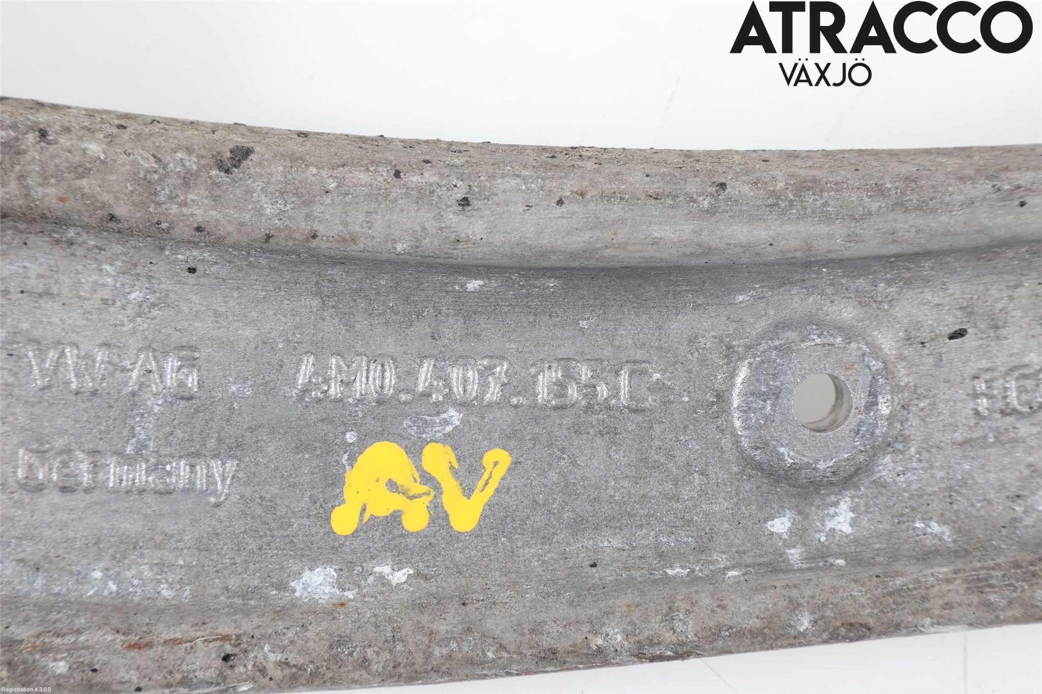 Audi Q7/SQ7 Bärarm Fram Undre Vä