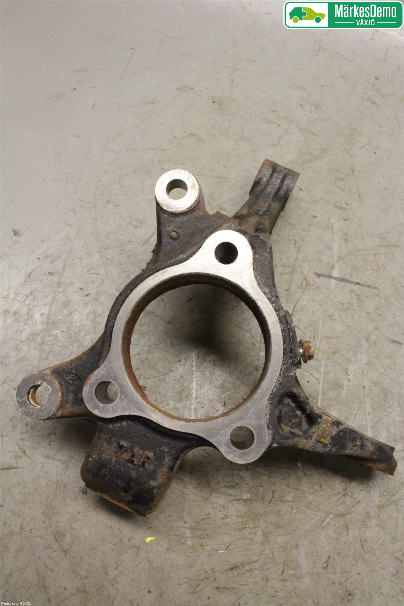 Suzuki SWIFT 17-24 Styrspindel Lagerhus Vä