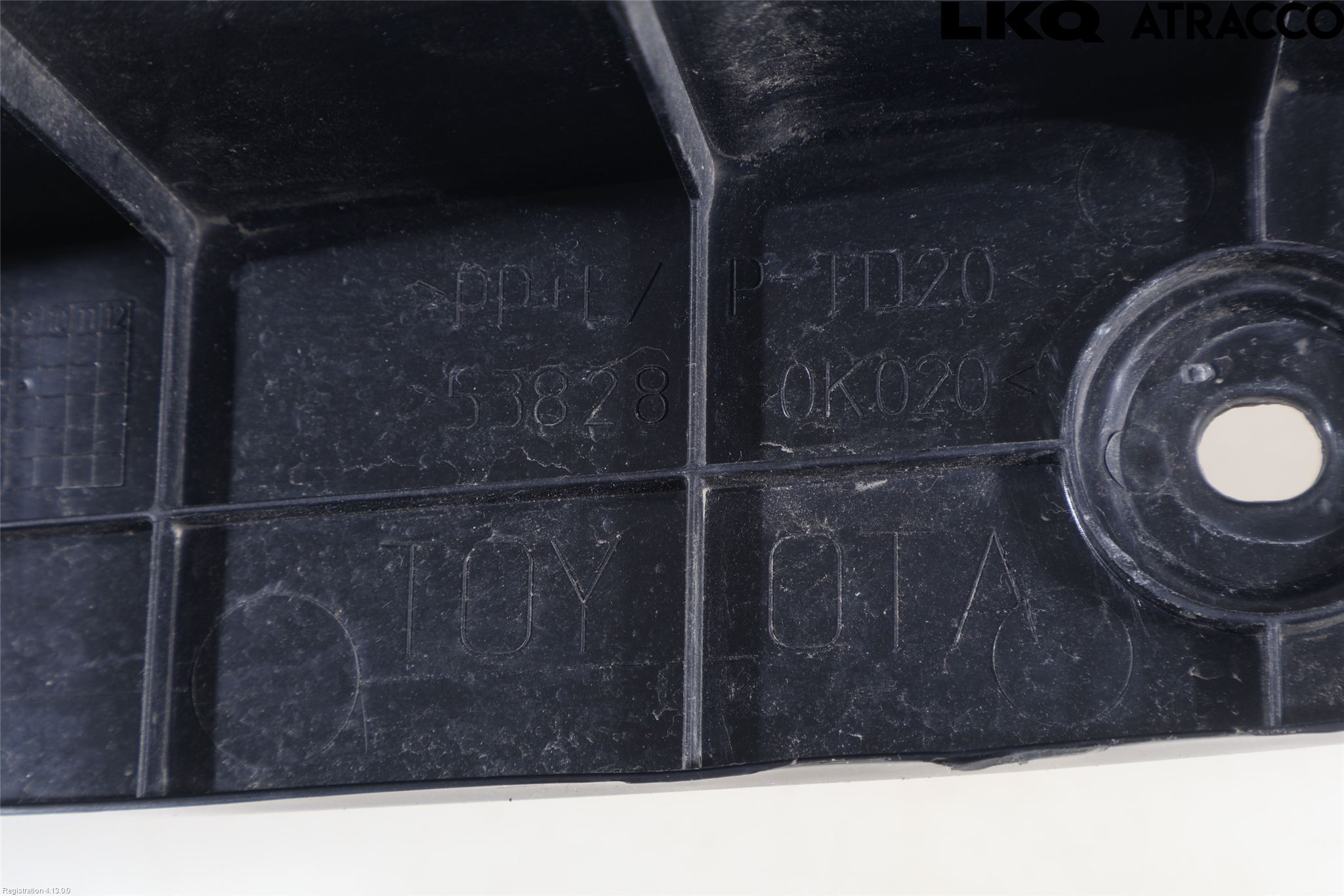 Toyota HILUX 16- Skärm Hörn Utfyllnad Fram
