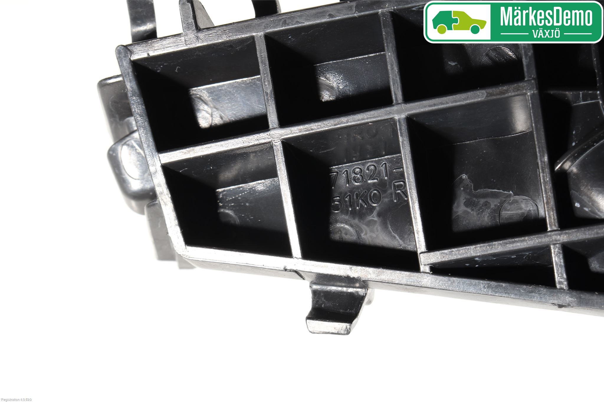 Suzuki SPLASH Stötfångarfäste Bak Hö