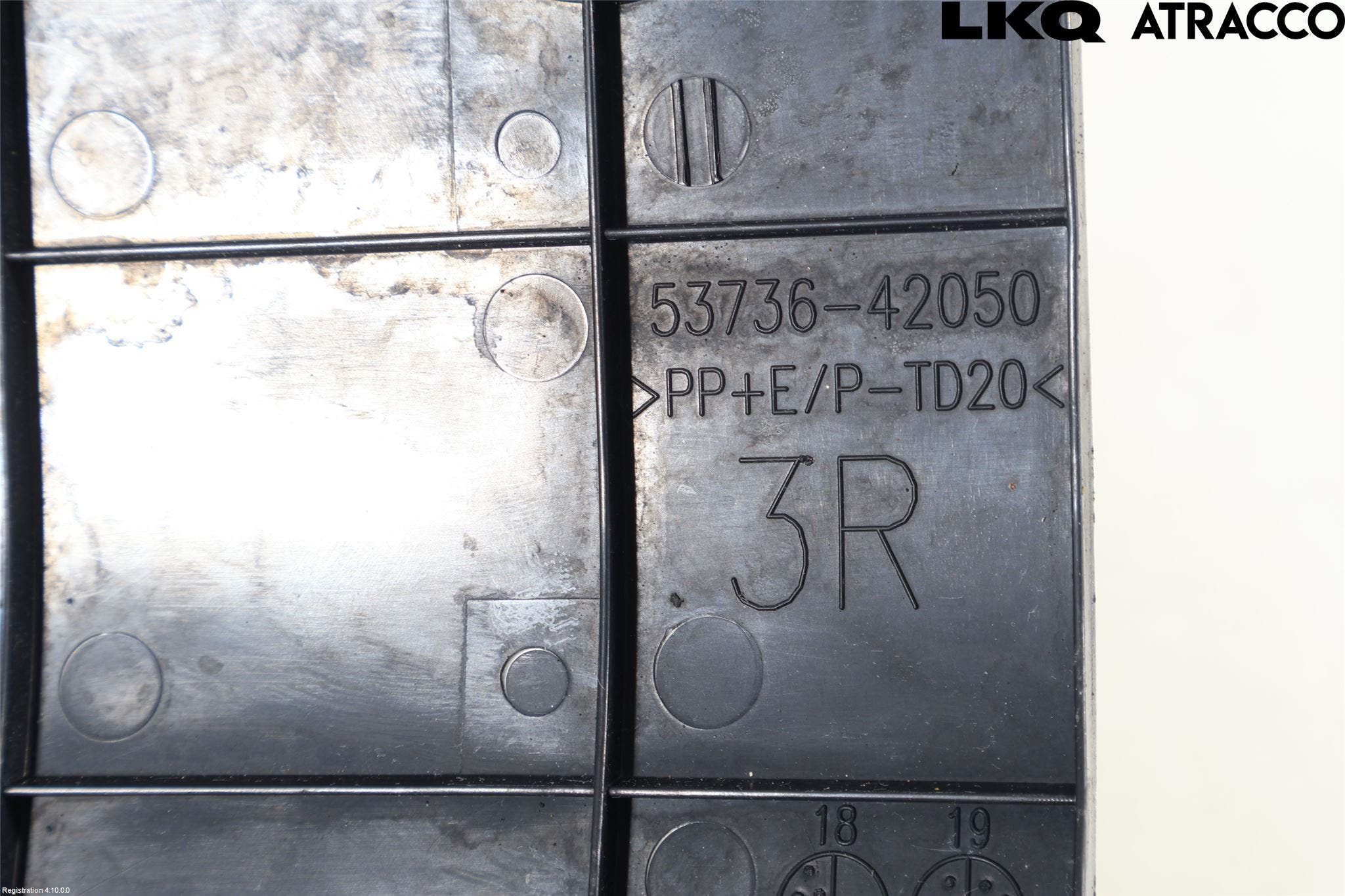 Toyota RAV4 19- Hasplåt Plåt-Plast