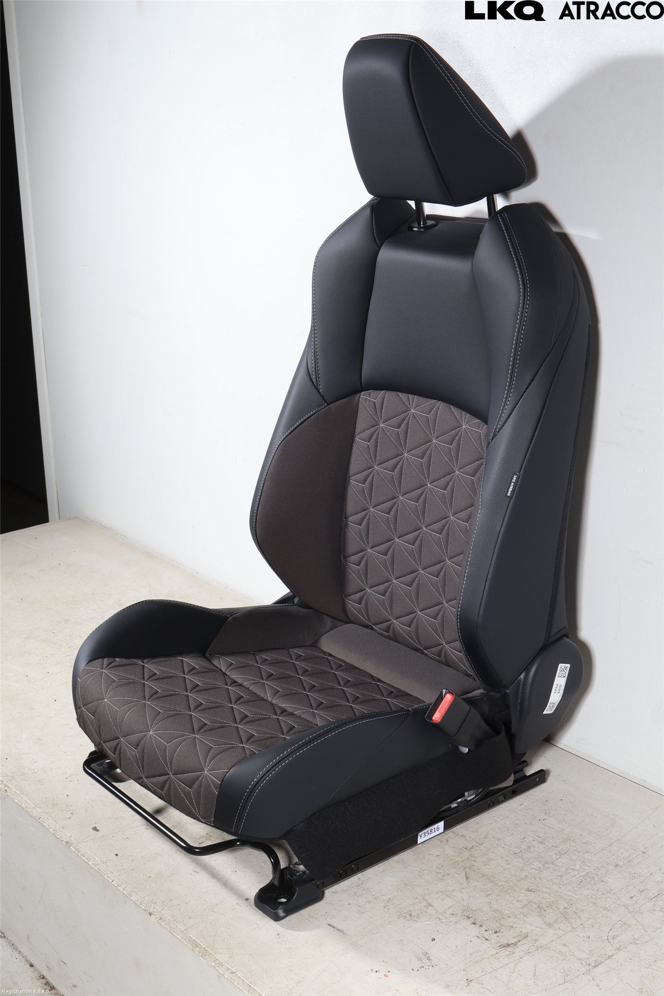 Toyota YARIS CROSS XP21 21- Inredning Stol Fram Hö