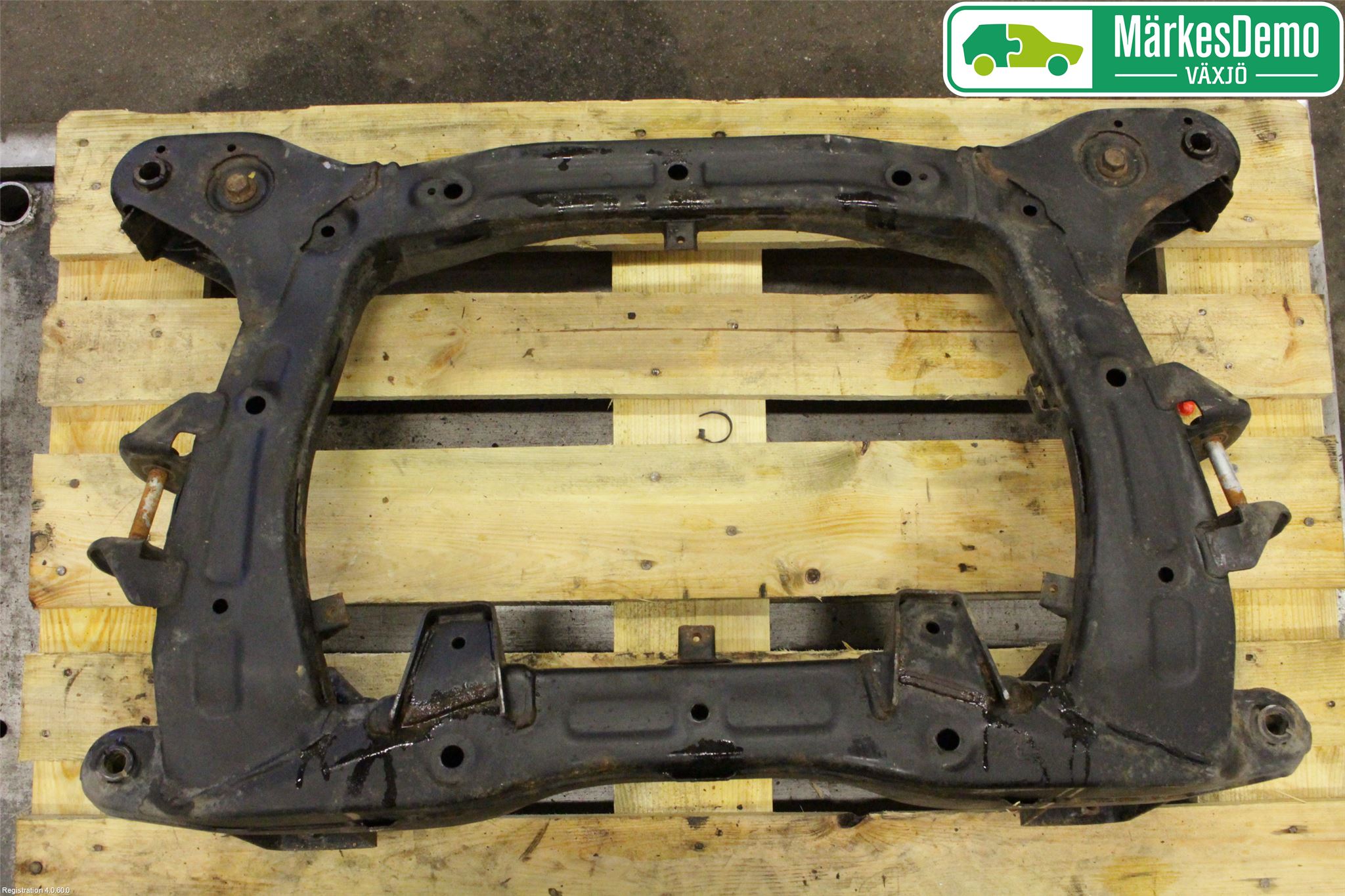 Hyundai H-1/STAREX 08-21 Framvagnsbalk