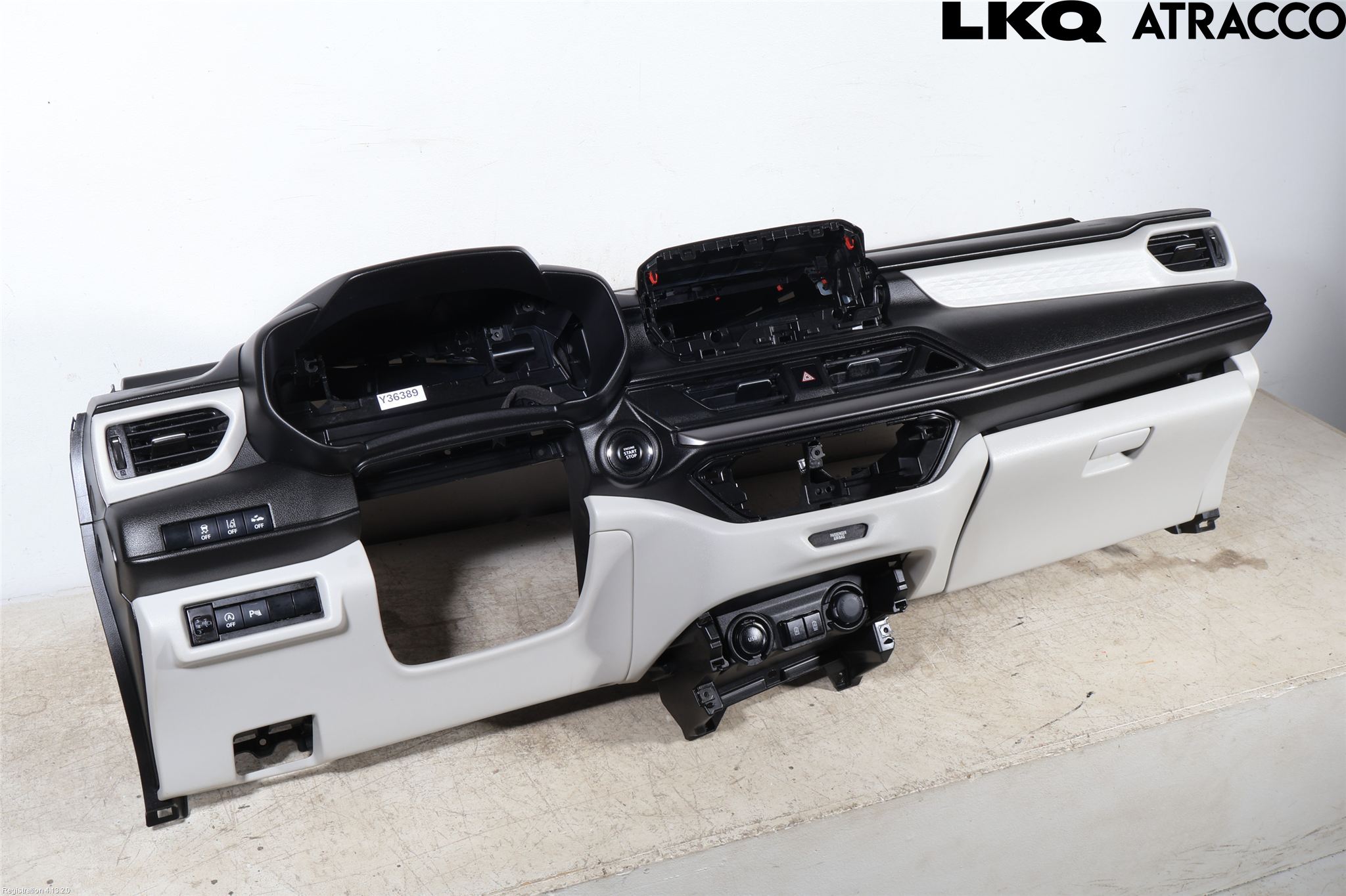 Suzuki SWIFT 17-24 Instrumentbräda