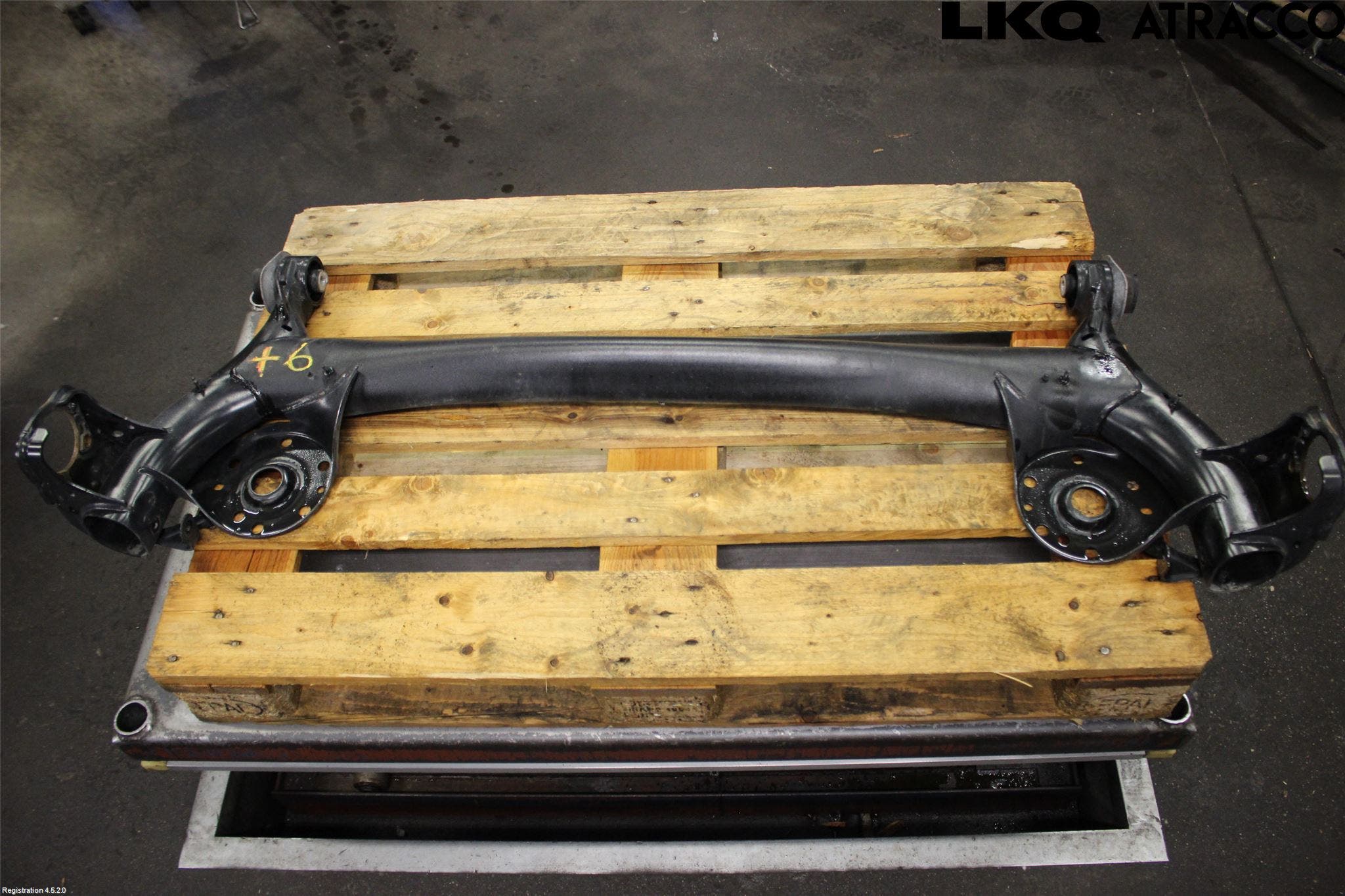 Toyota YARIS XP21 20- Bakaxelbalk