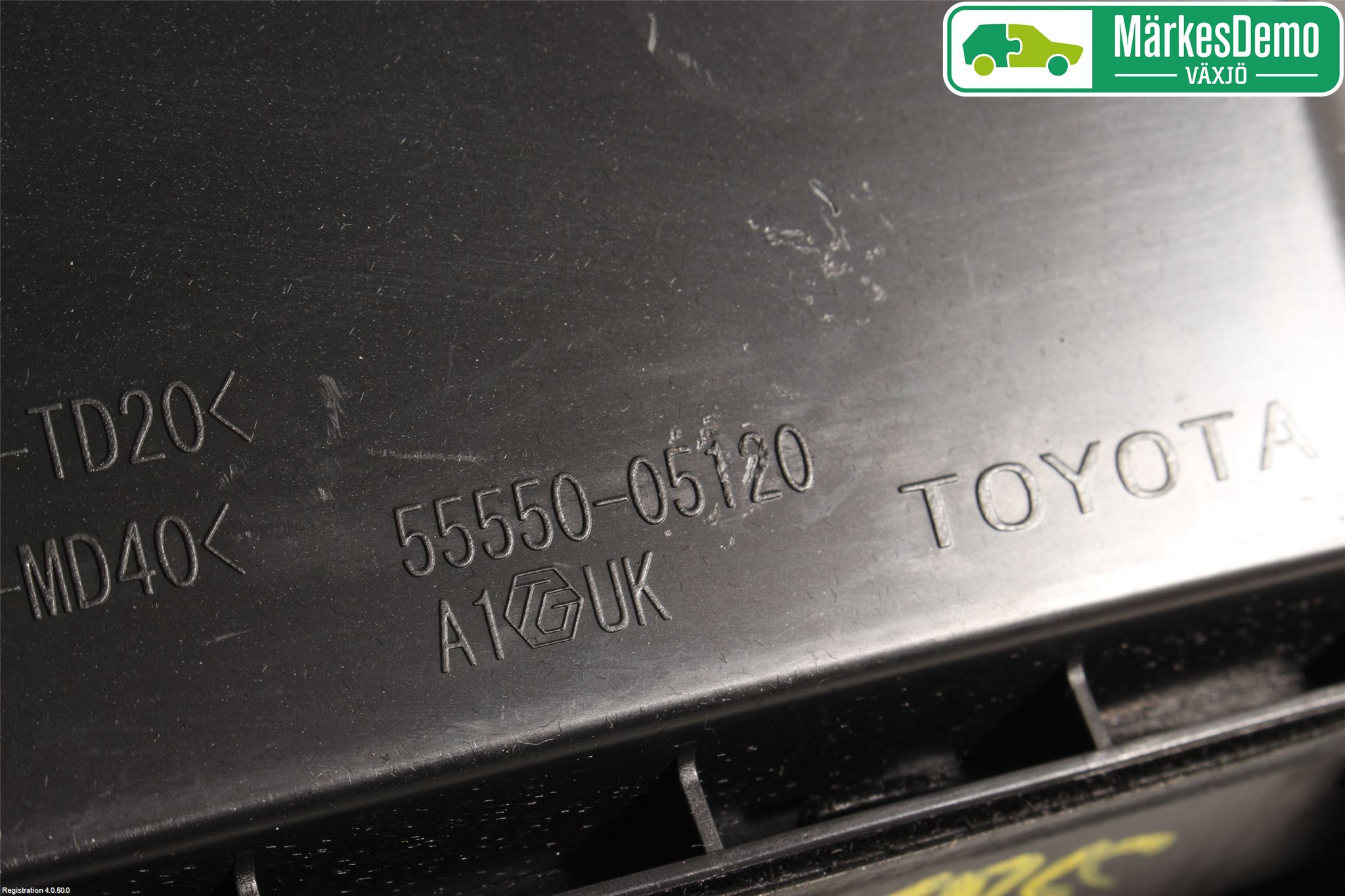 Toyota AVENSIS 16-18 Handskfack