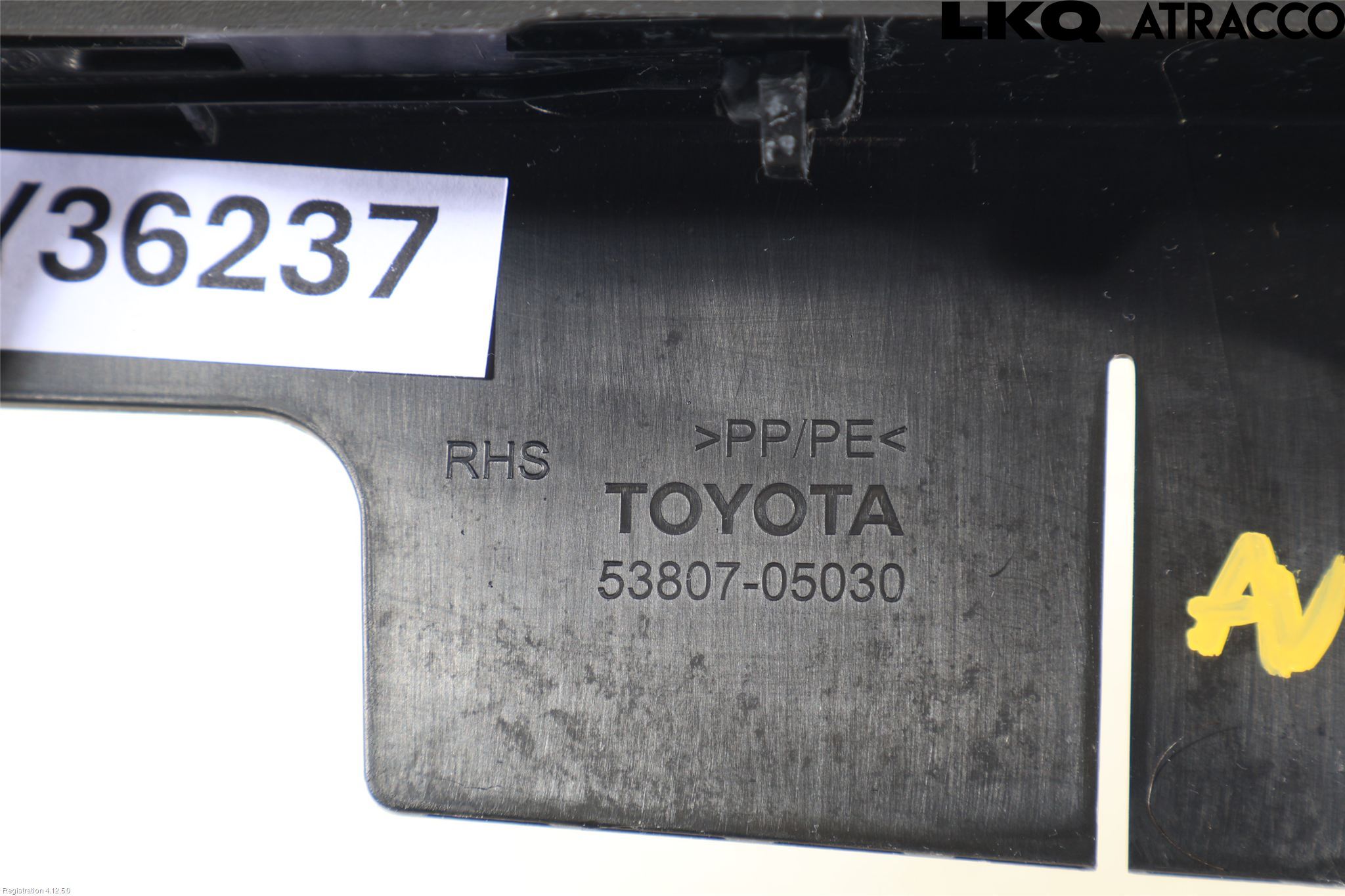Toyota AVENSIS 16-18 Deflektor Plåt-Plast Kylning