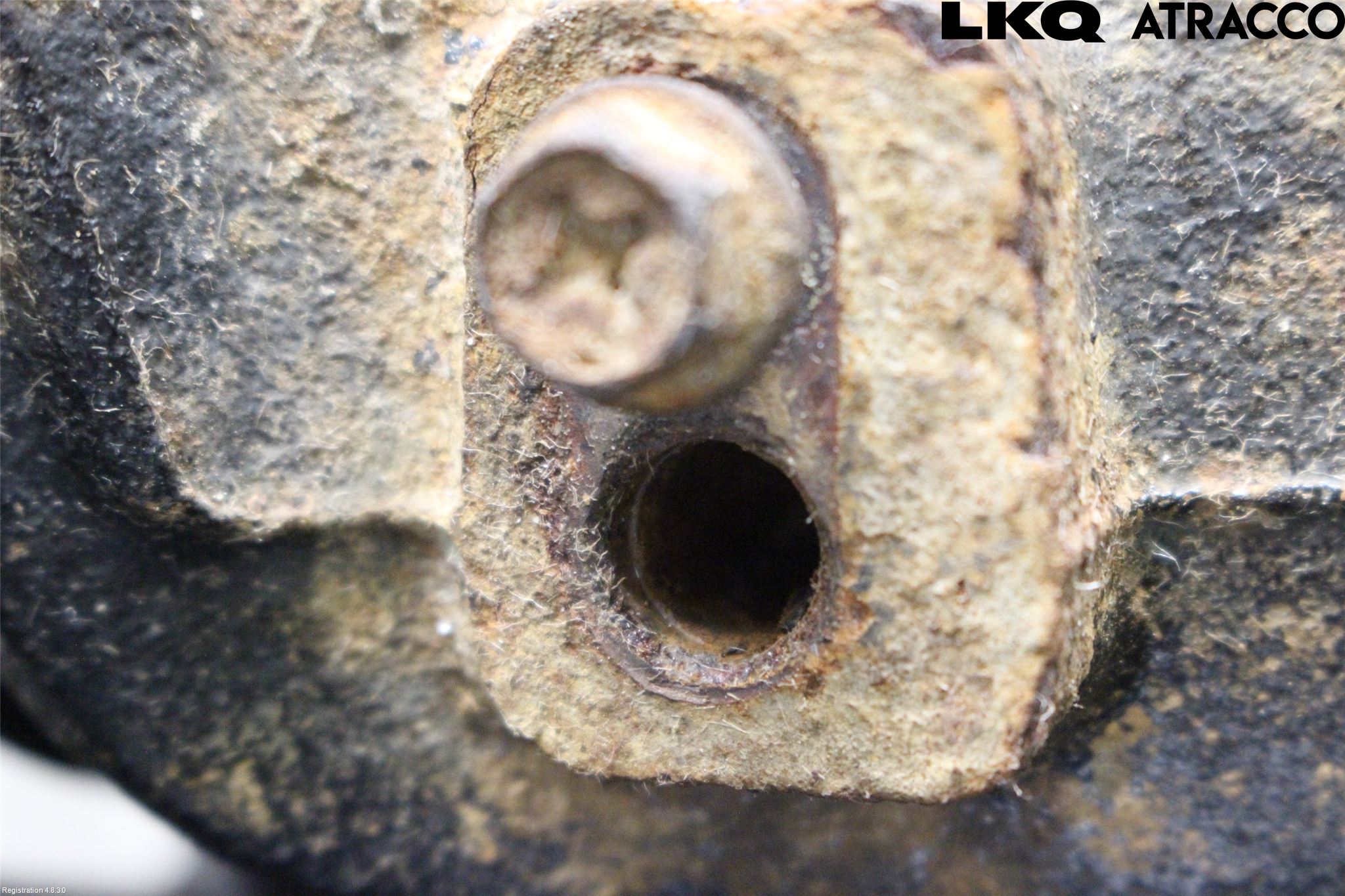 Suzuki ACROSS 21- Styrspindel Lagerhus Vä