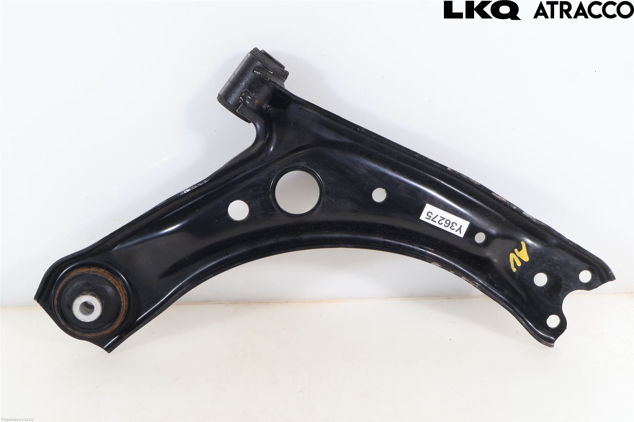 Lexus LBX 24- Bärarm Fram Undre Vä