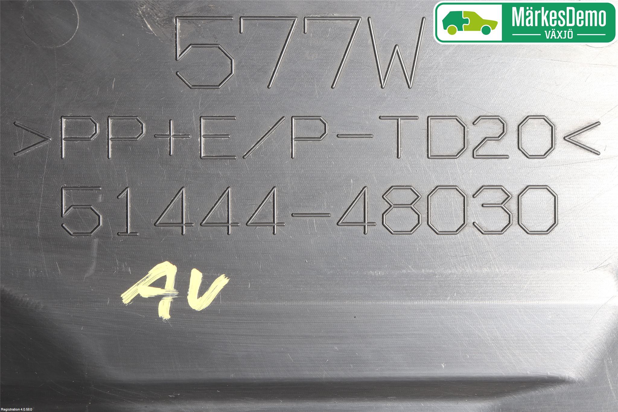 Toyota RAV4 13-18 Hasplåt Plåt-Plast