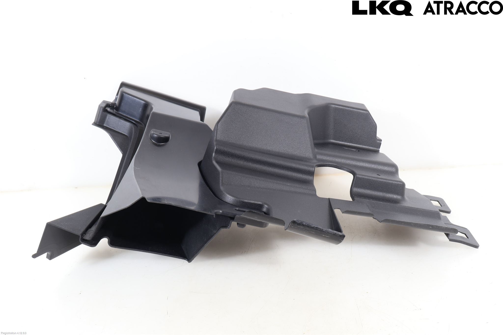 Lexus LBX 24- Täckplast Front