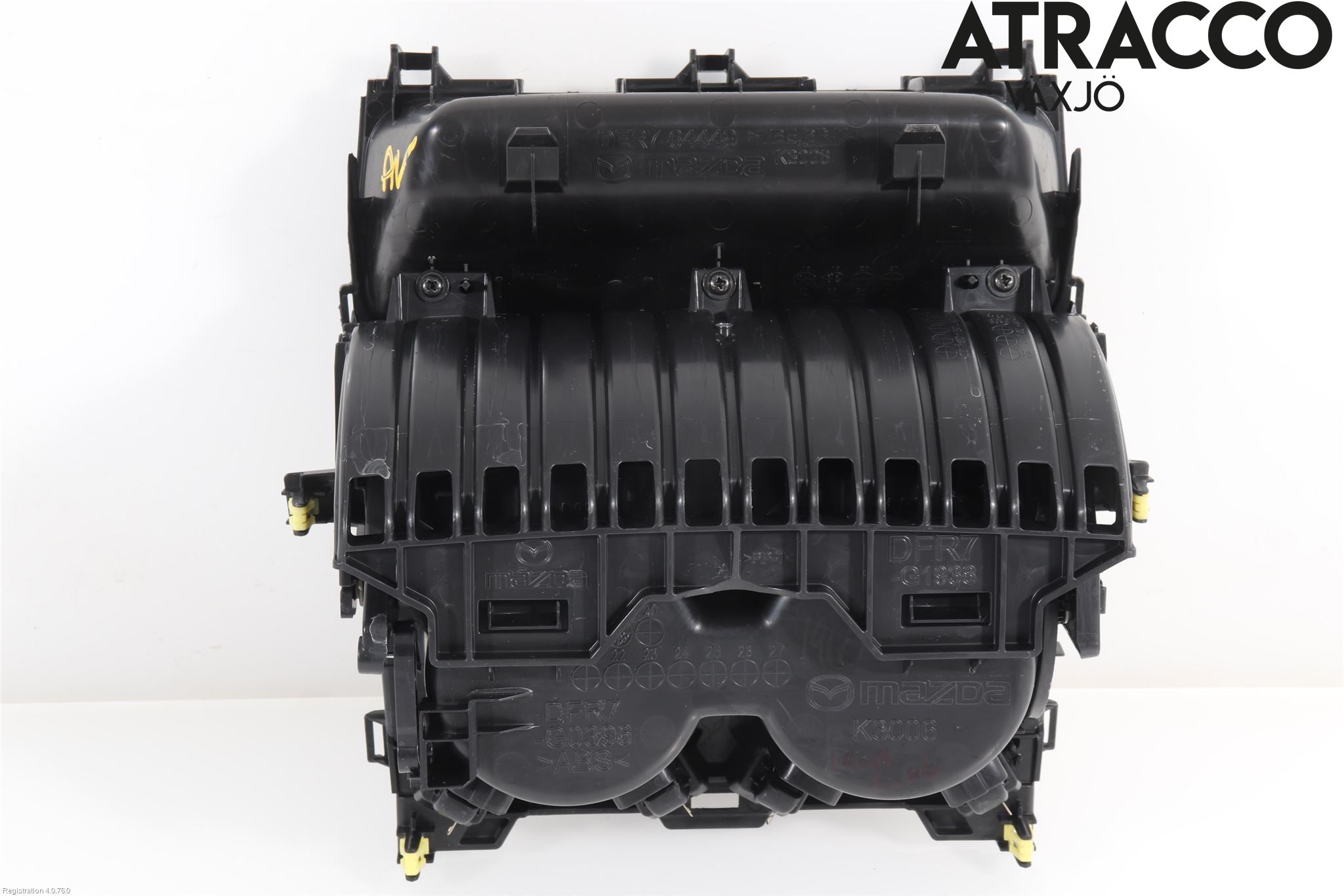 Mazda CX-30 20- Mugghållare