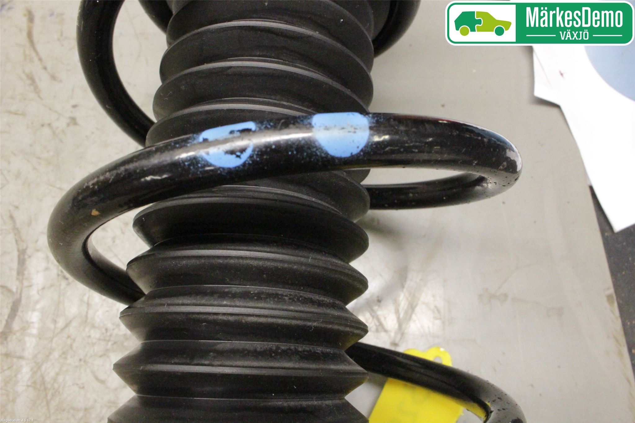 Suzuki VITARA 15- Fjäderben Fram Höger