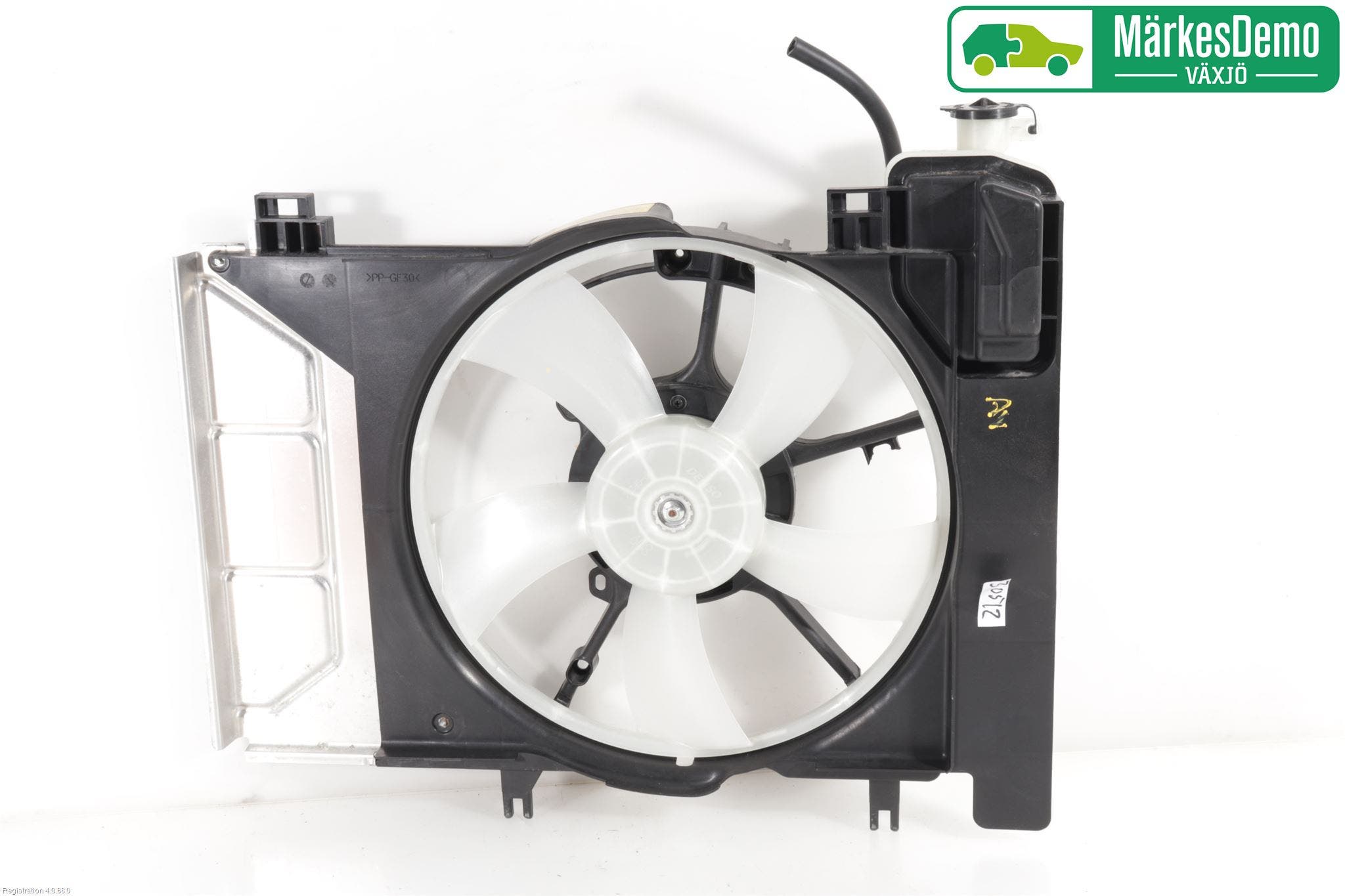 Toyota YARIS XP130 15-20 Kylfläktkåpa