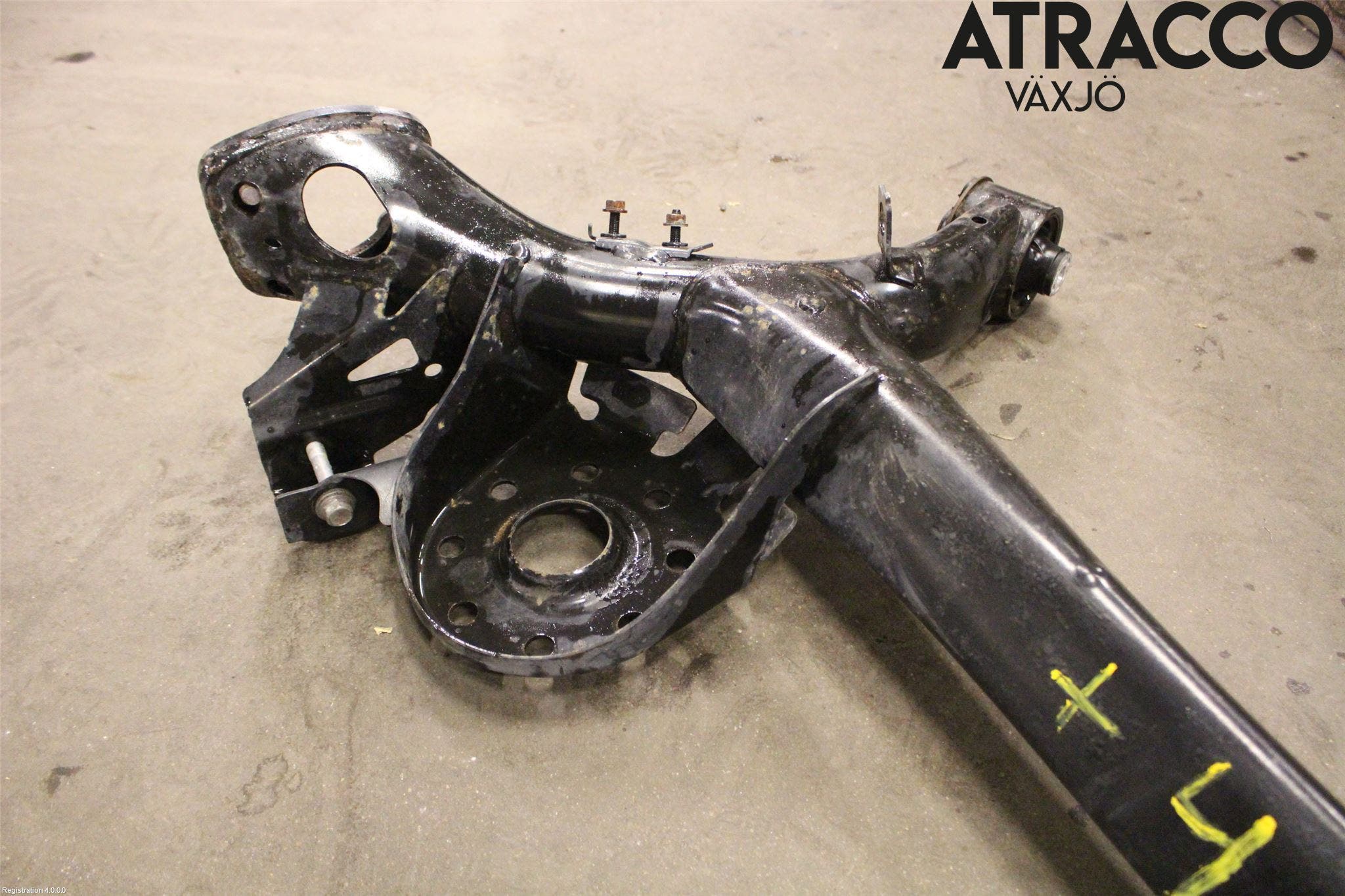 Toyota YARIS XP130 15-20 Bakaxelbalk