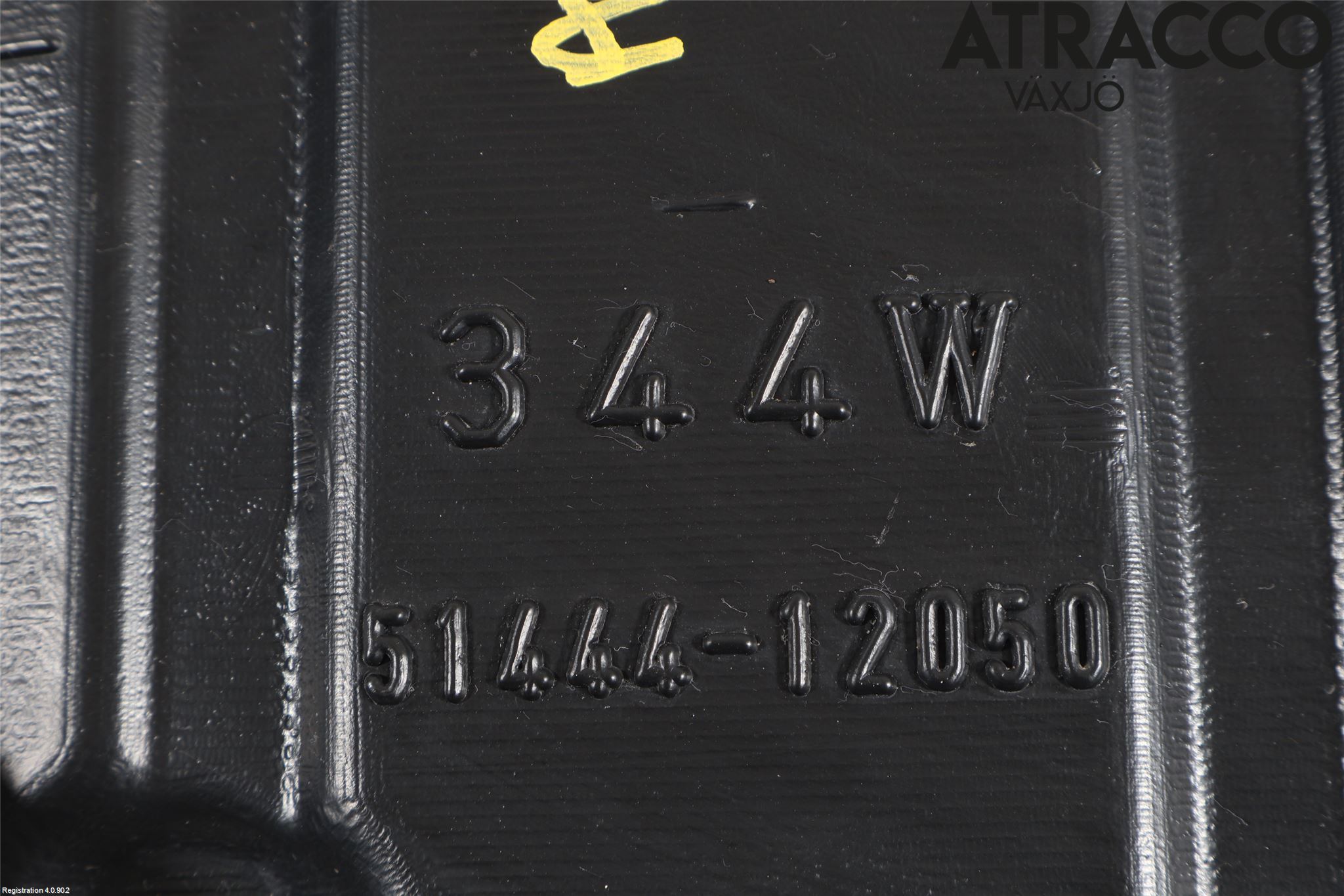 Toyota PRIUS+ ZVW40 12-20 Hasplåt Plåt-Plast