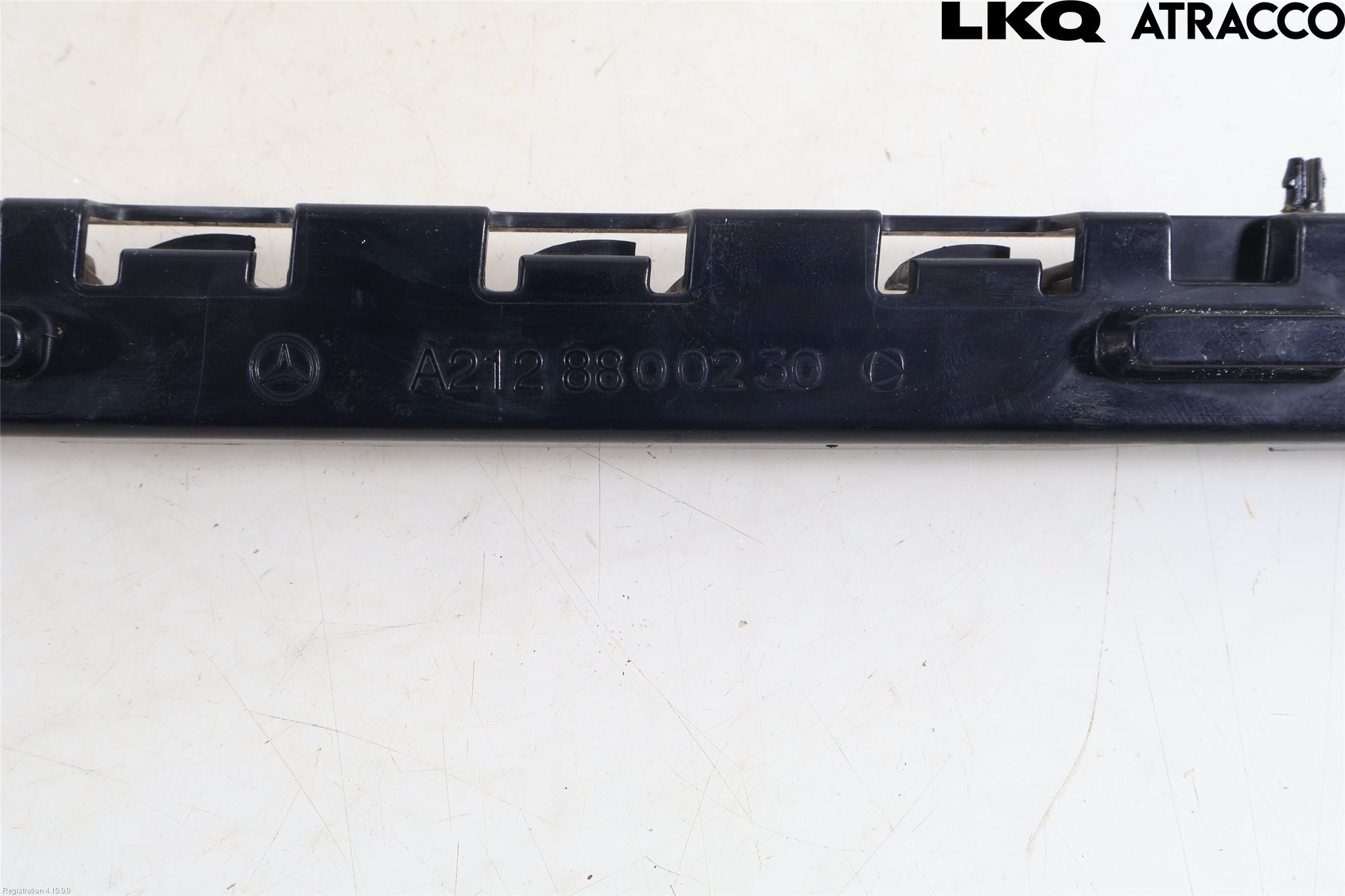 Mercedes-Benz MB E-KLASS (W212) 09-16 Stötfångarfäste Bak Hö