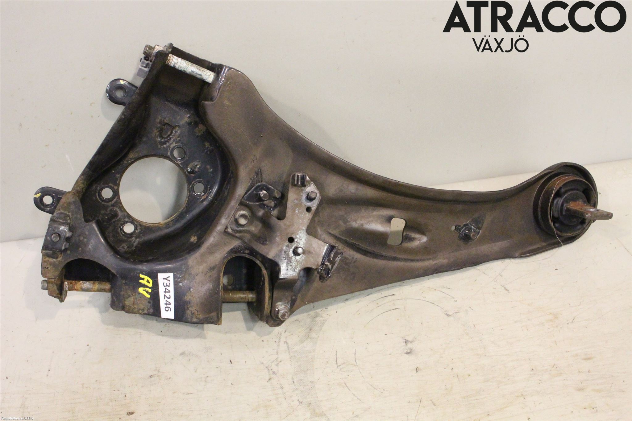 Mitsubishi ECLIPS CROSS Bärarm Bak Vänster