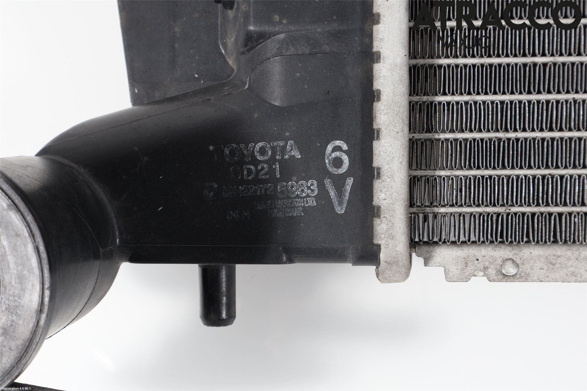 Toyota AVENSIS 03-06 Kylare Man