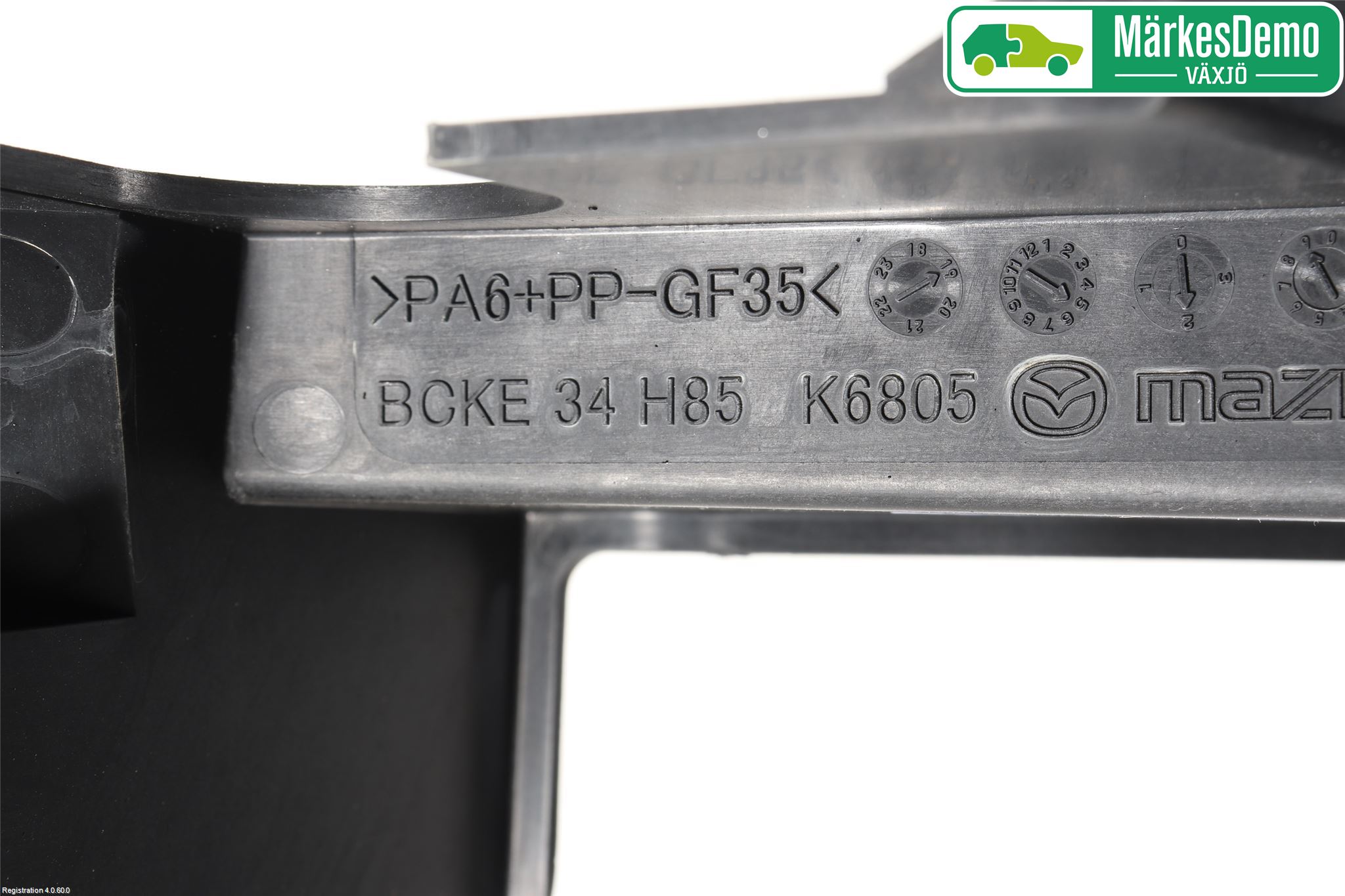 Mazda 3 IV 19- Hasplåt Plåt-Plast