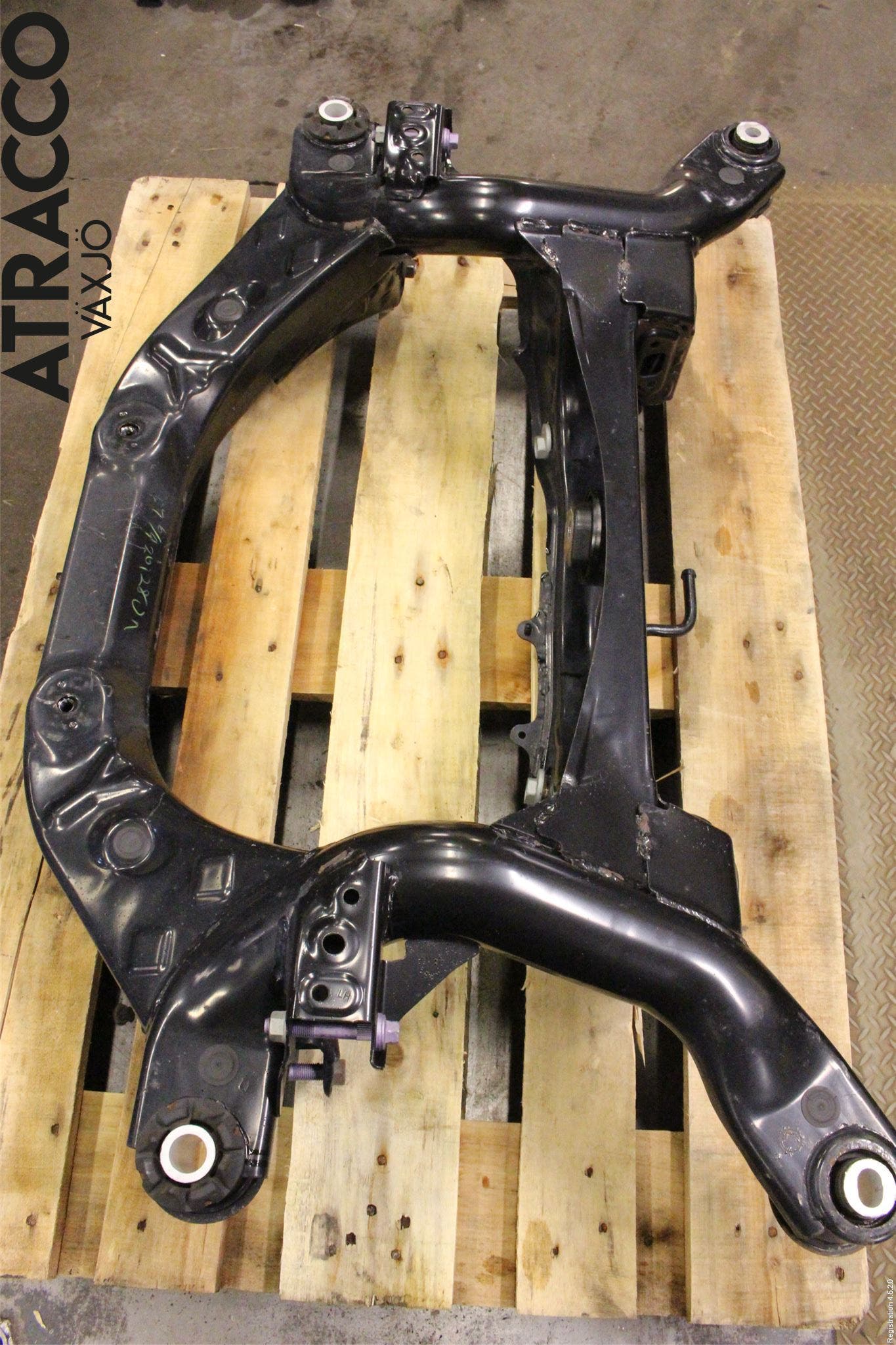 Toyota RAV4 19- Bakaxelbalk