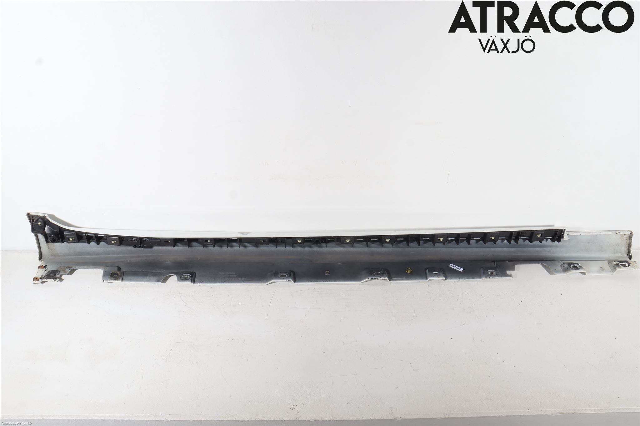 BMW 5 F10/F11/F18 09-17 Sidokjol Vä