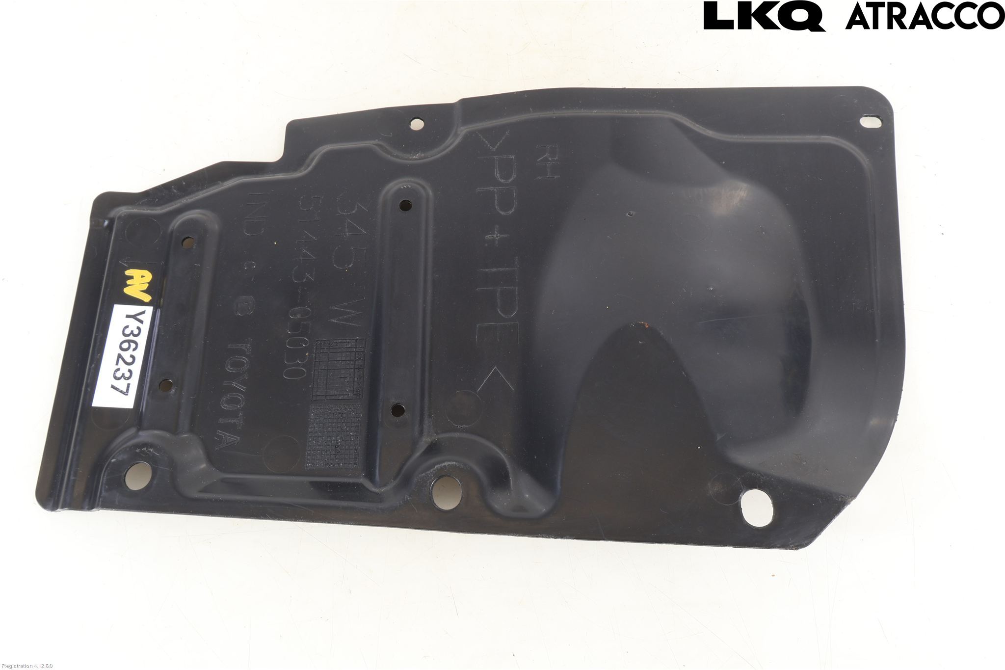 Toyota AVENSIS 16-18 Hasplåt Plåt-Plast