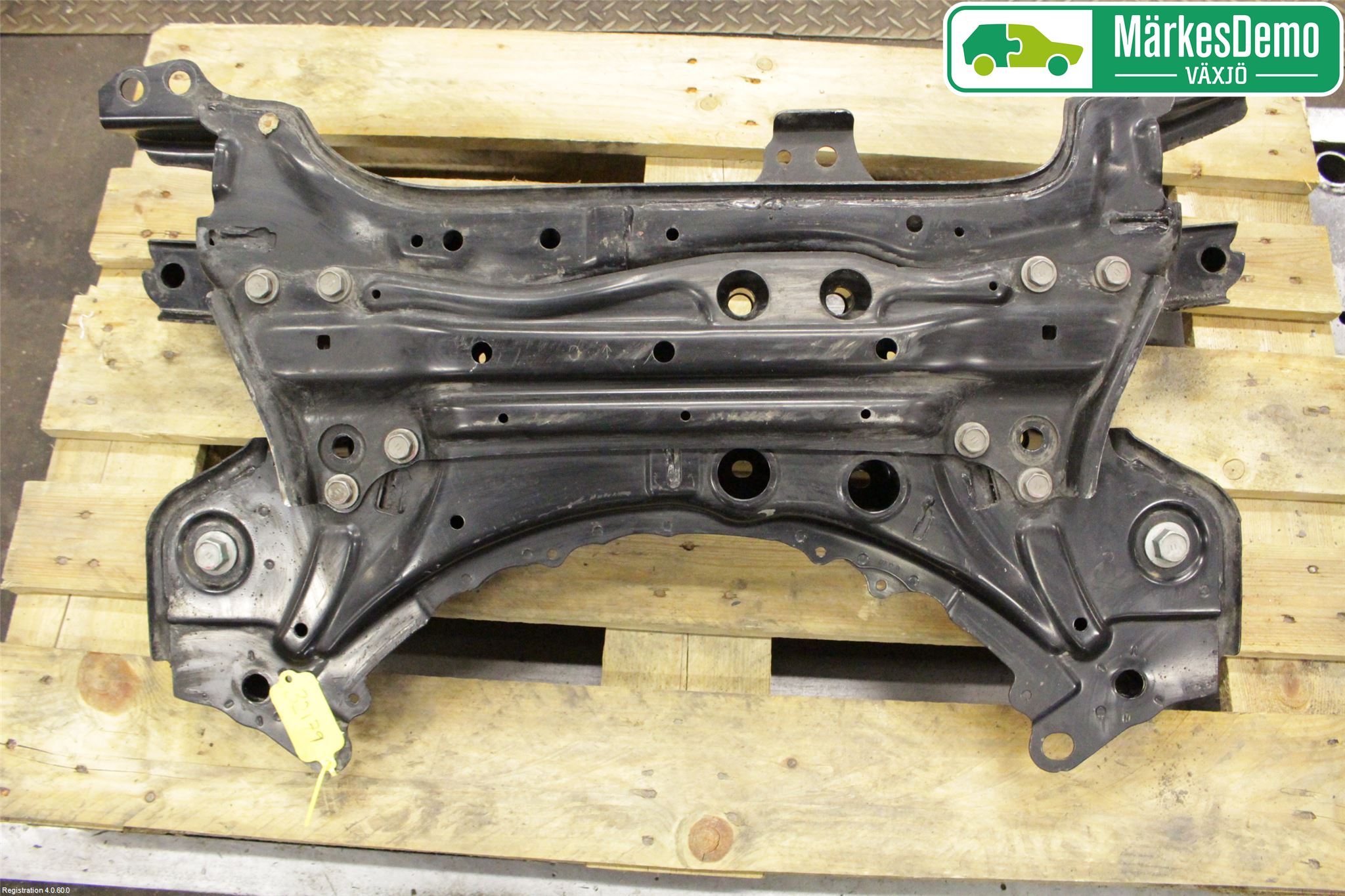 Toyota RAV4 13-18 Framvagnsbalk