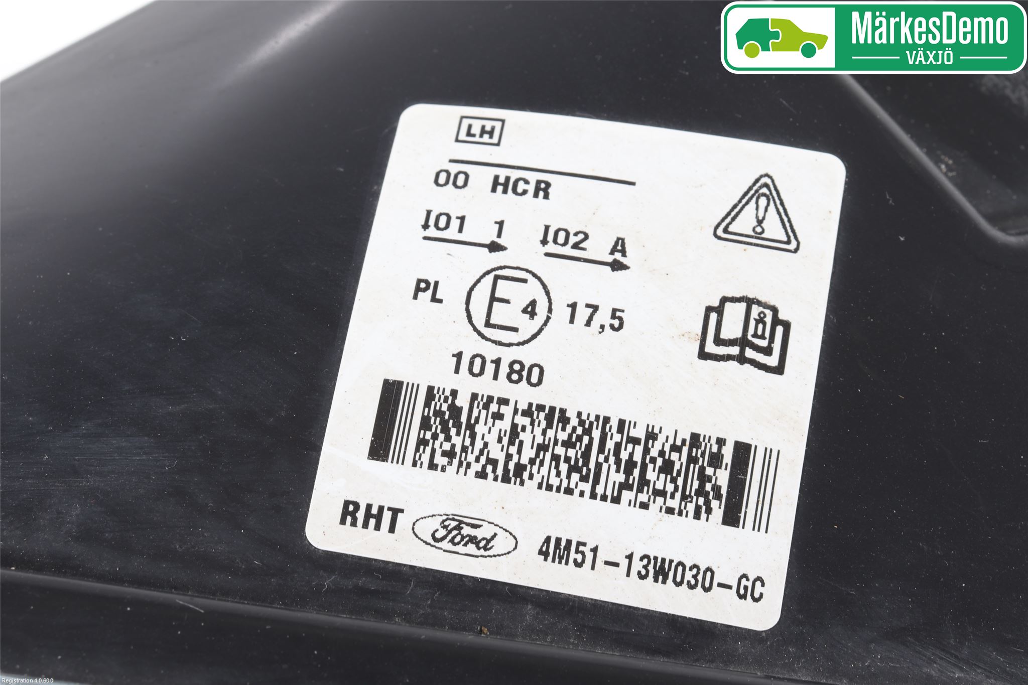 Ford FOCUS     04-07 Strålkastare Vänster