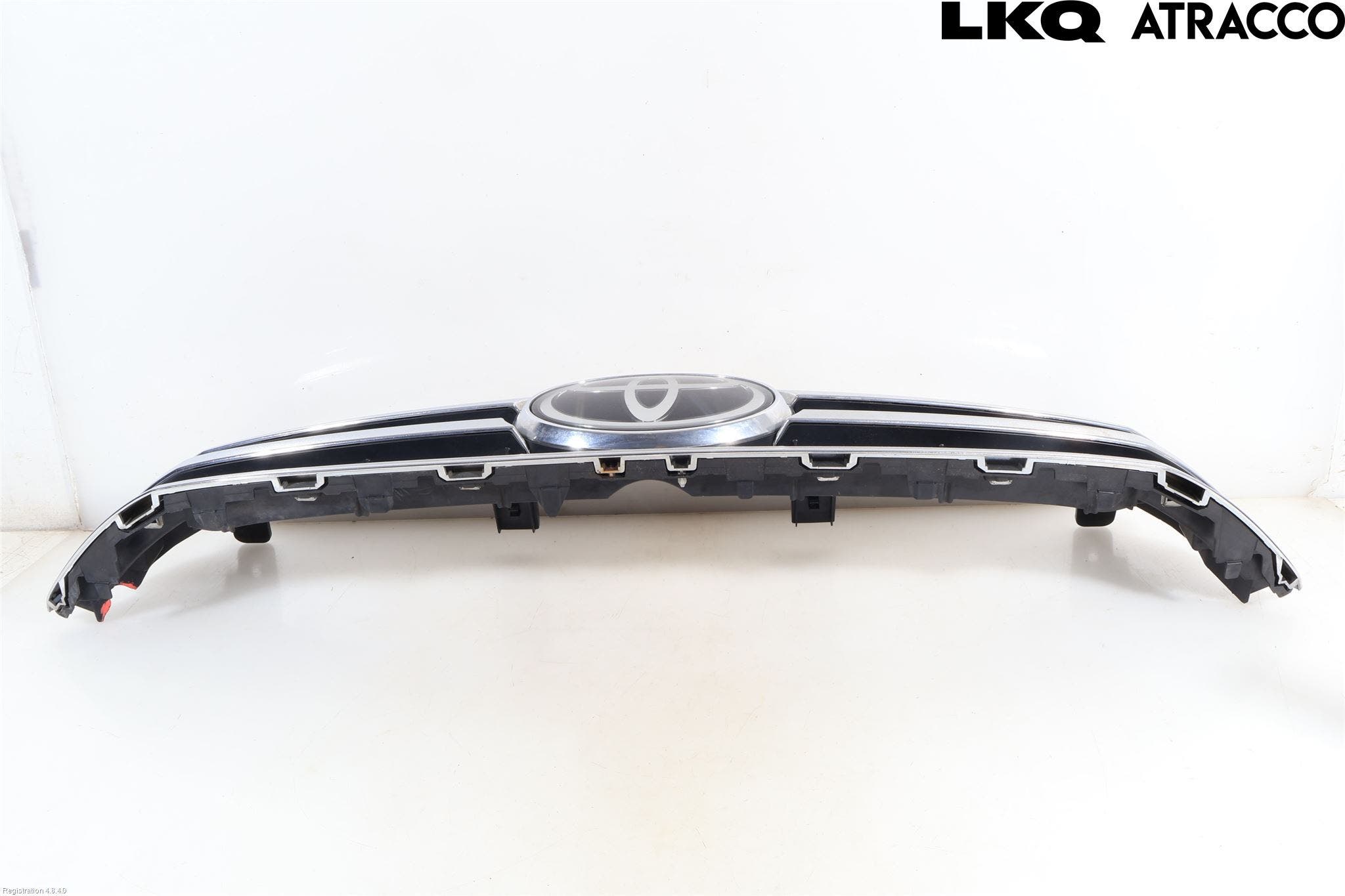 Toyota HILUX 16- Grill Komp