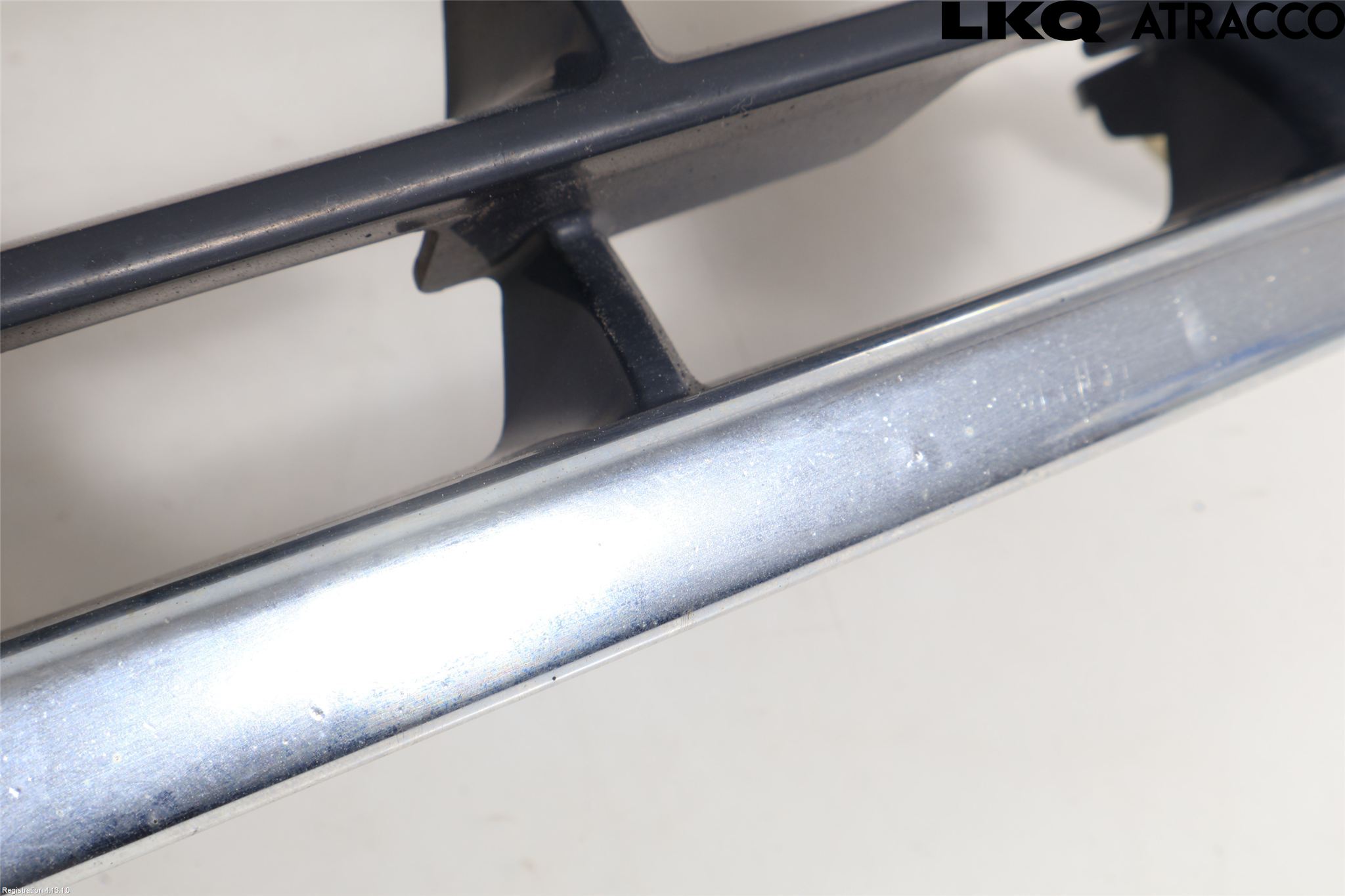 Toyota HI-ACE 06-12 Grill Komp