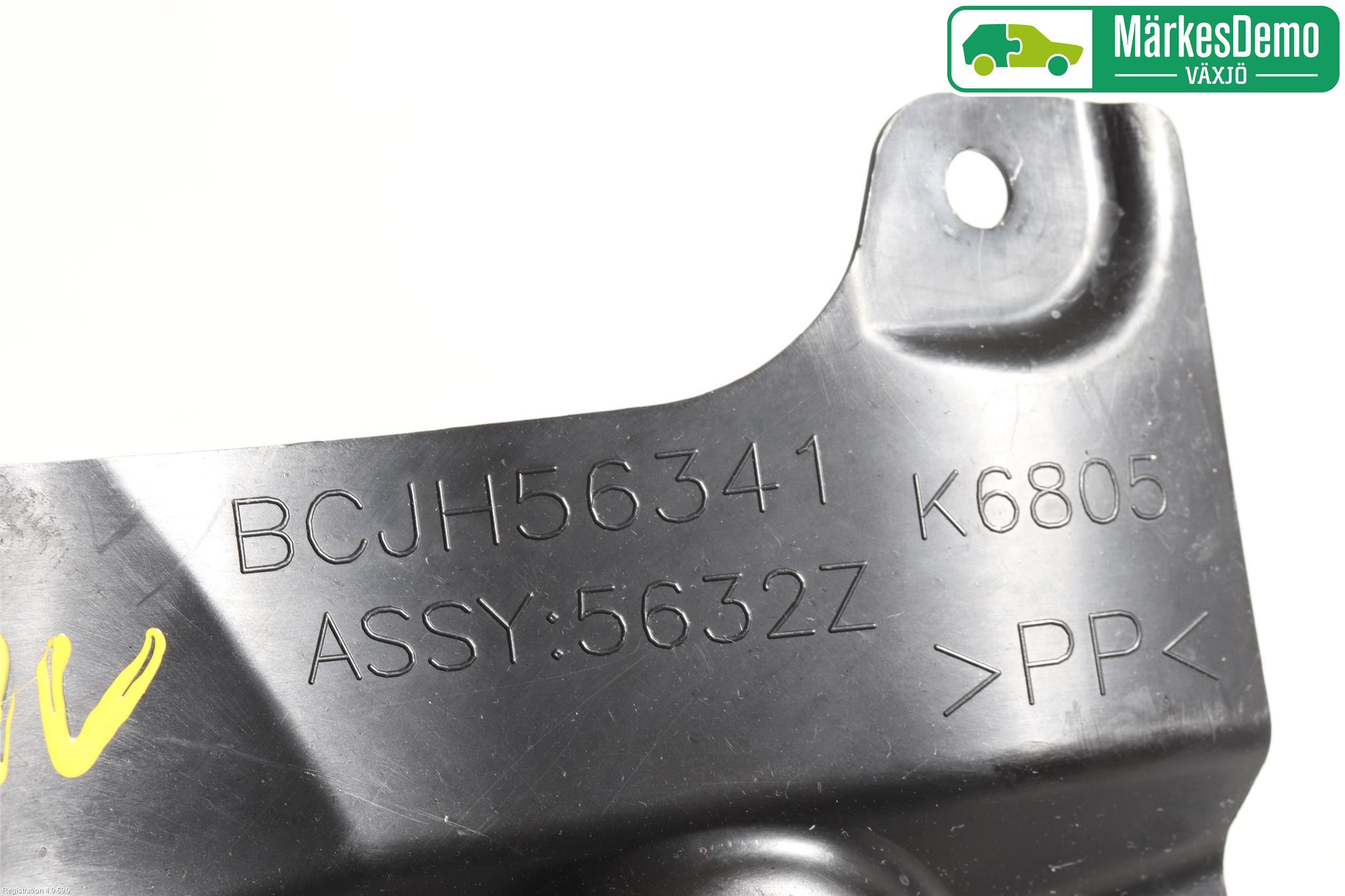 Mazda 3 IV 19- Hasplåt Plåt-Plast