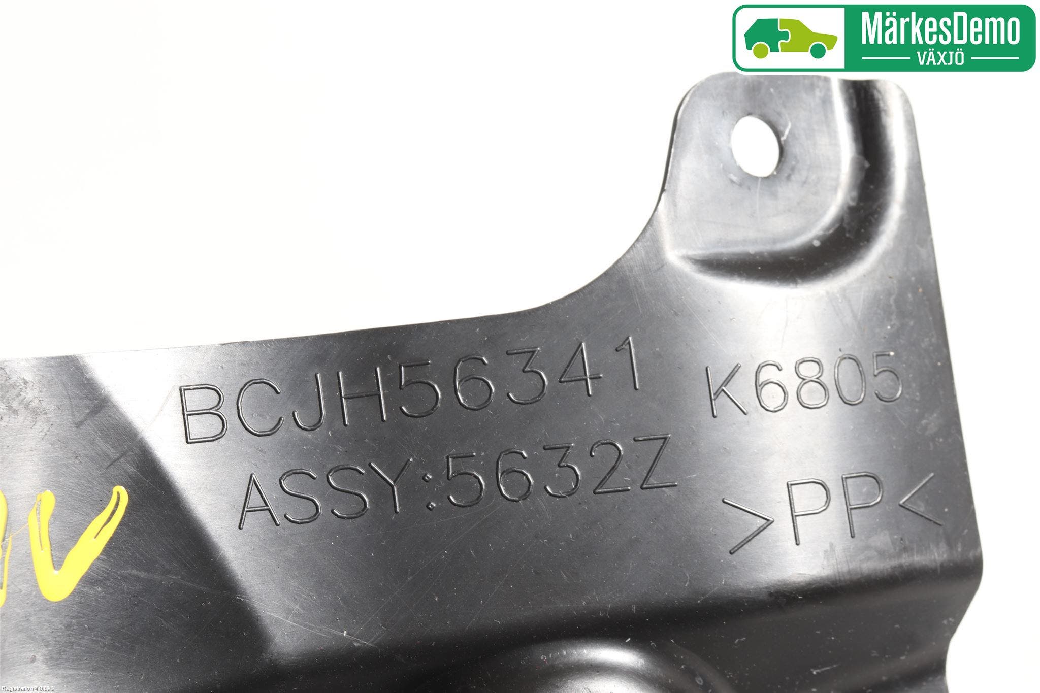 Mazda 3 IV 19- Hasplåt Plåt-Plast