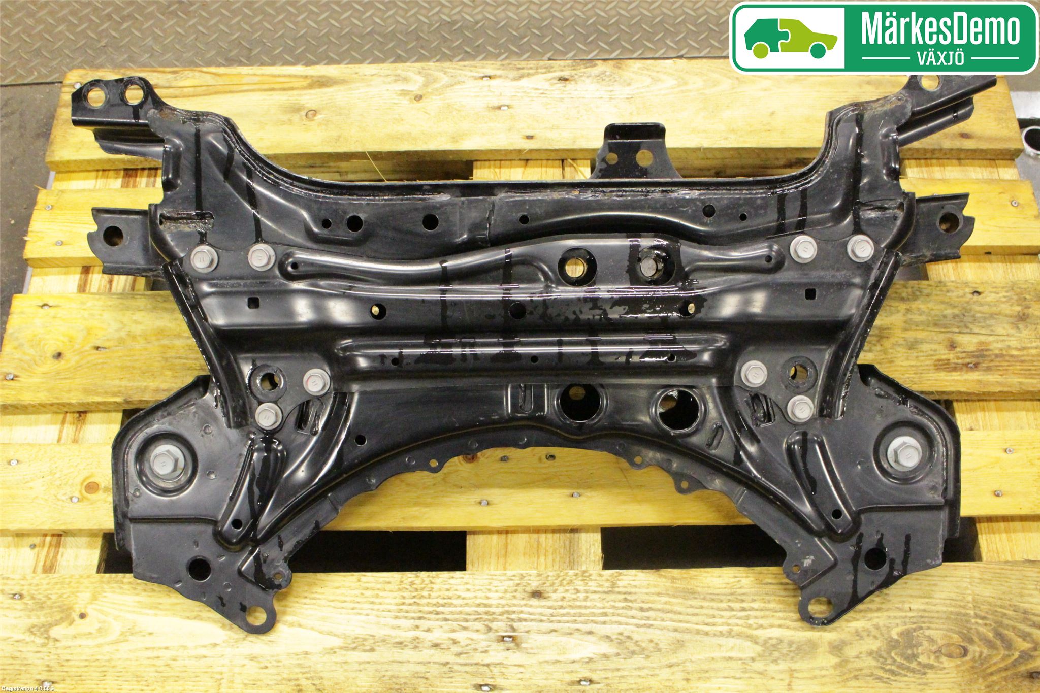 Toyota RAV4 13-18 Framvagnsbalk