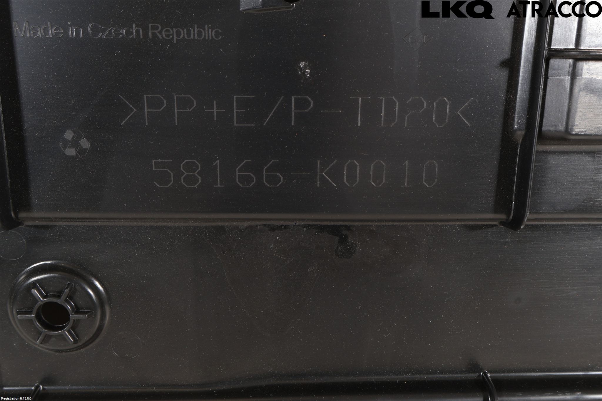 Toyota YARIS XP21 20- Hasplåt Plåt-Plast