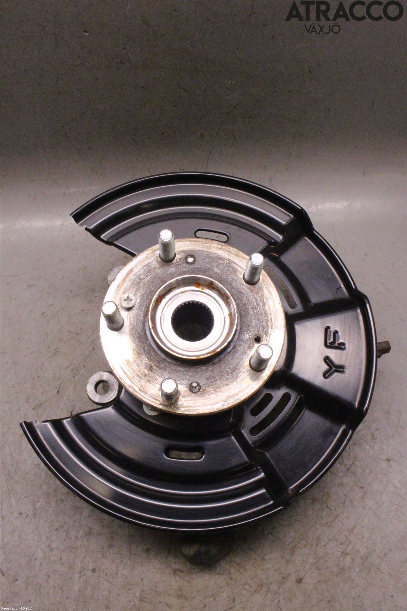 Honda E 20-23 Hjullagerhus-Spindel Vä B