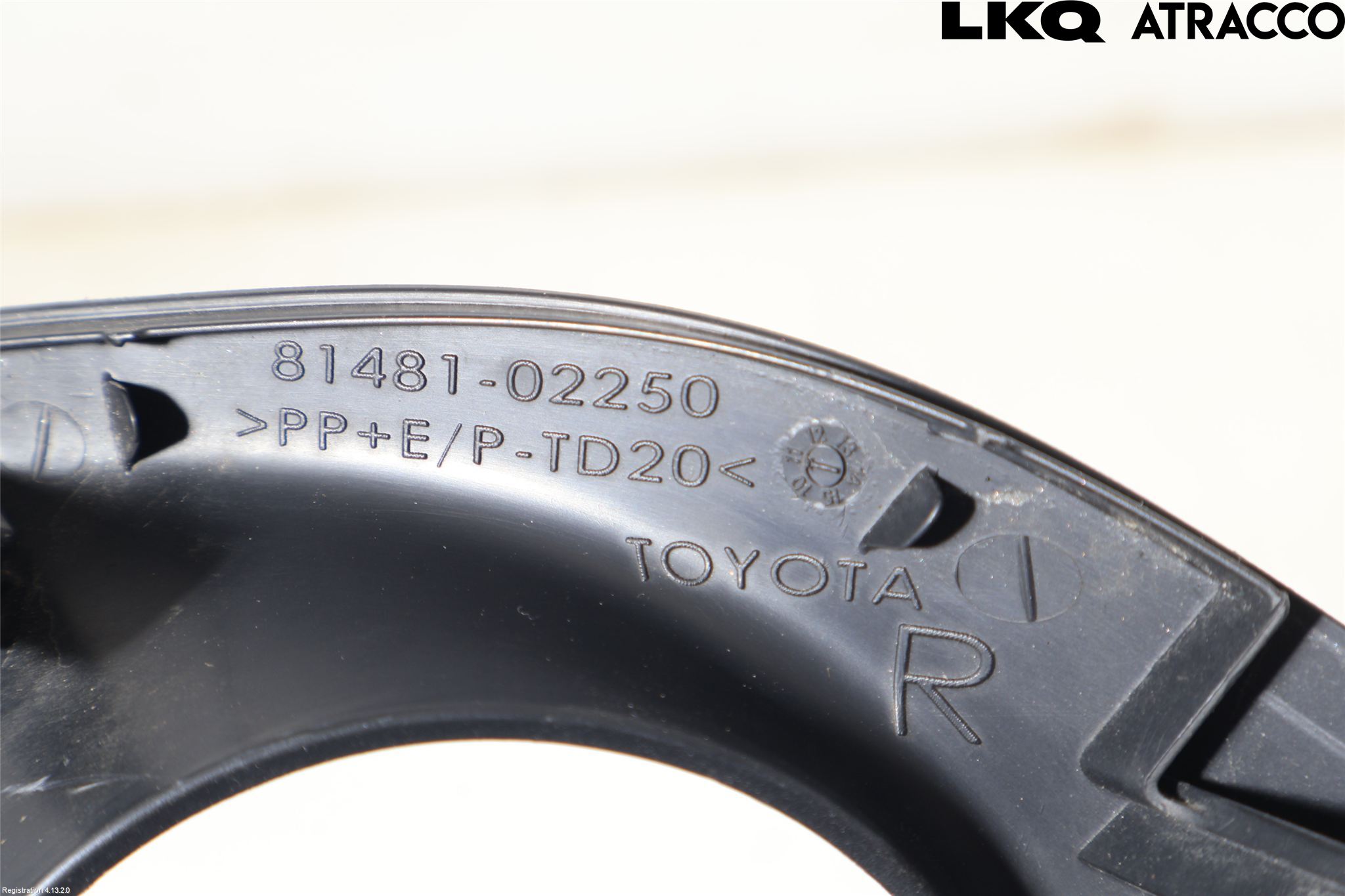 Toyota AURIS 10-12 Dimljussarg Fram