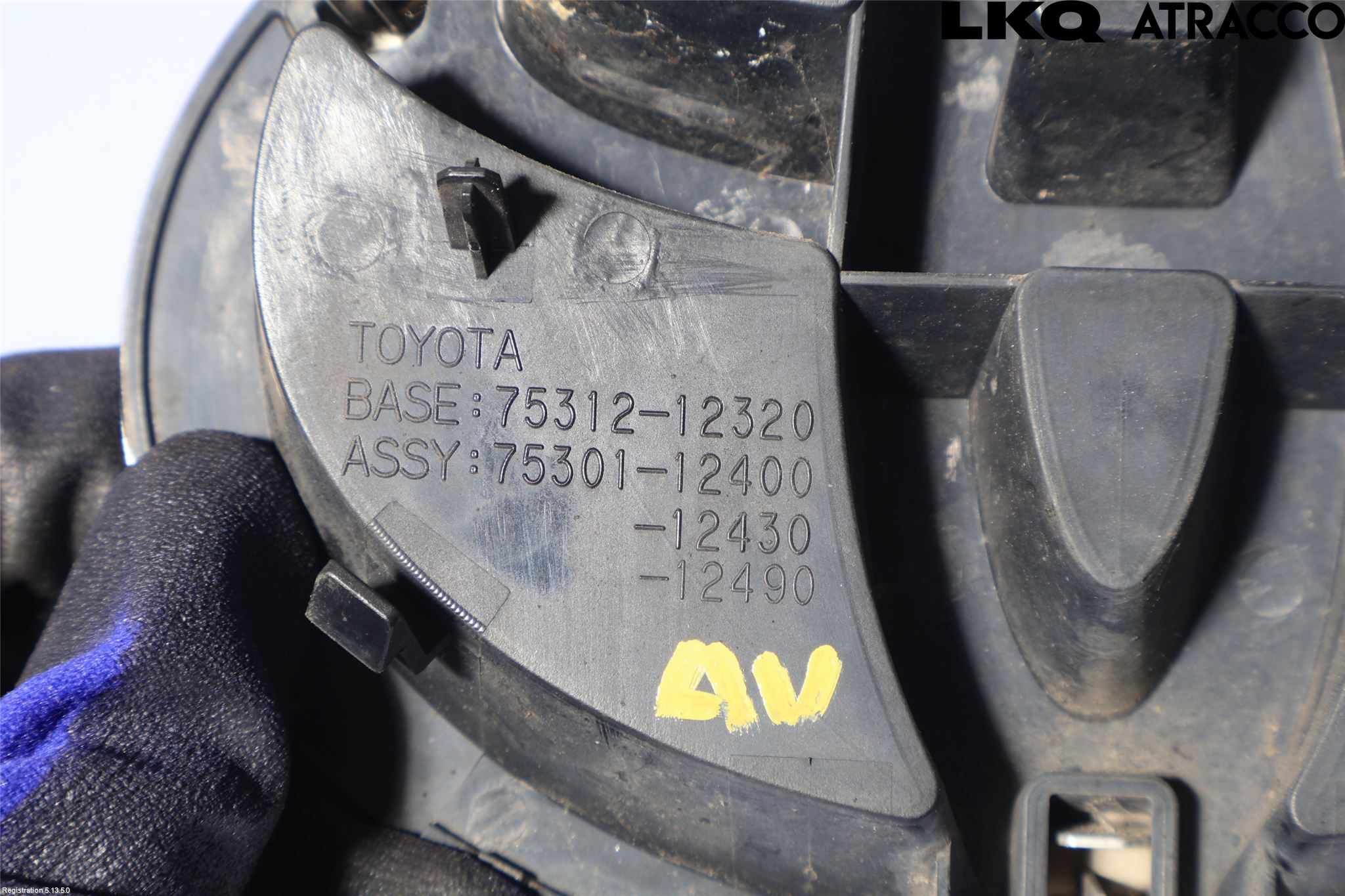 Toyota RAV4 13-18 Emblem