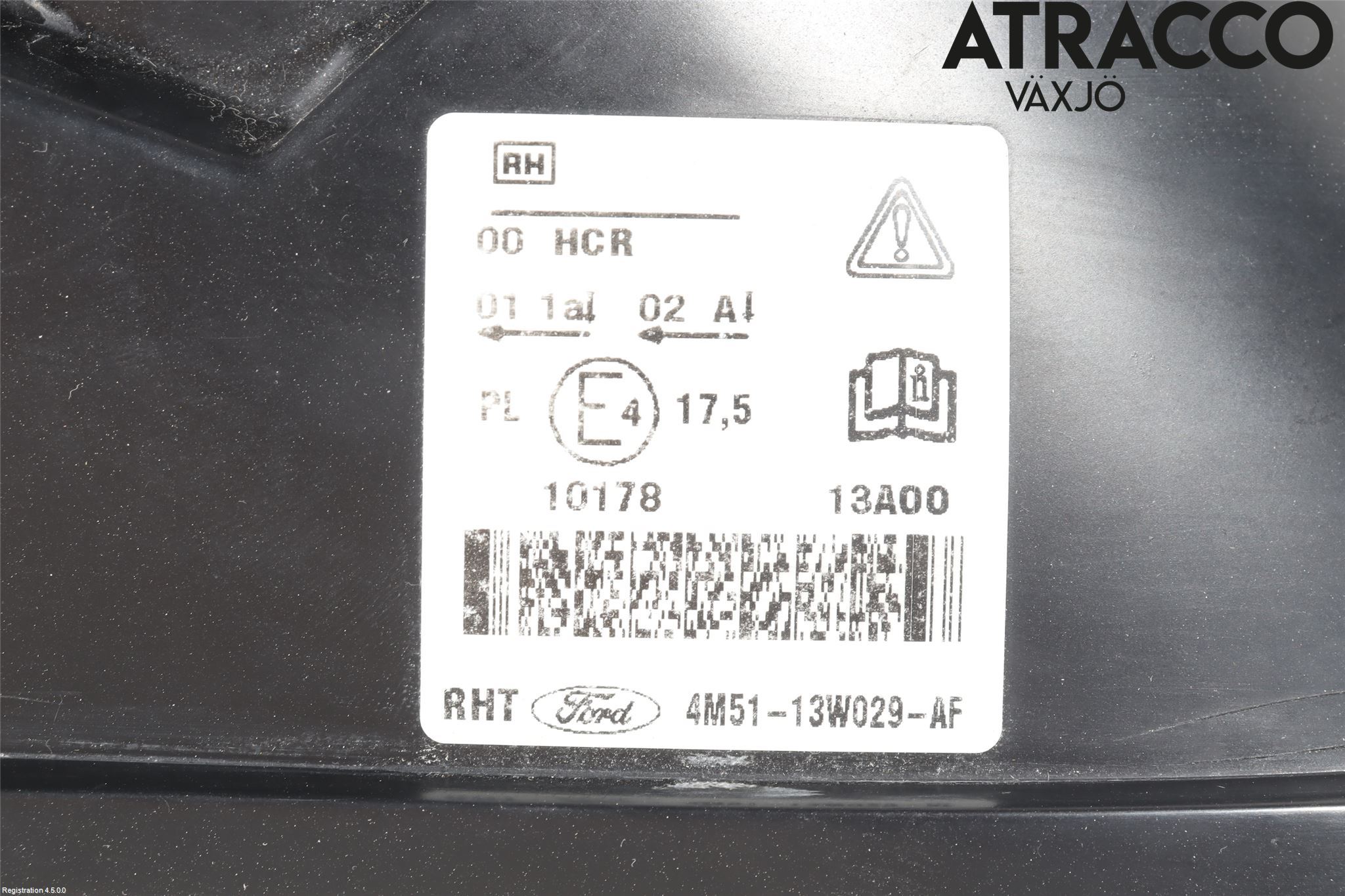 Ford FOCUS     04-07 Strålkastare Höger