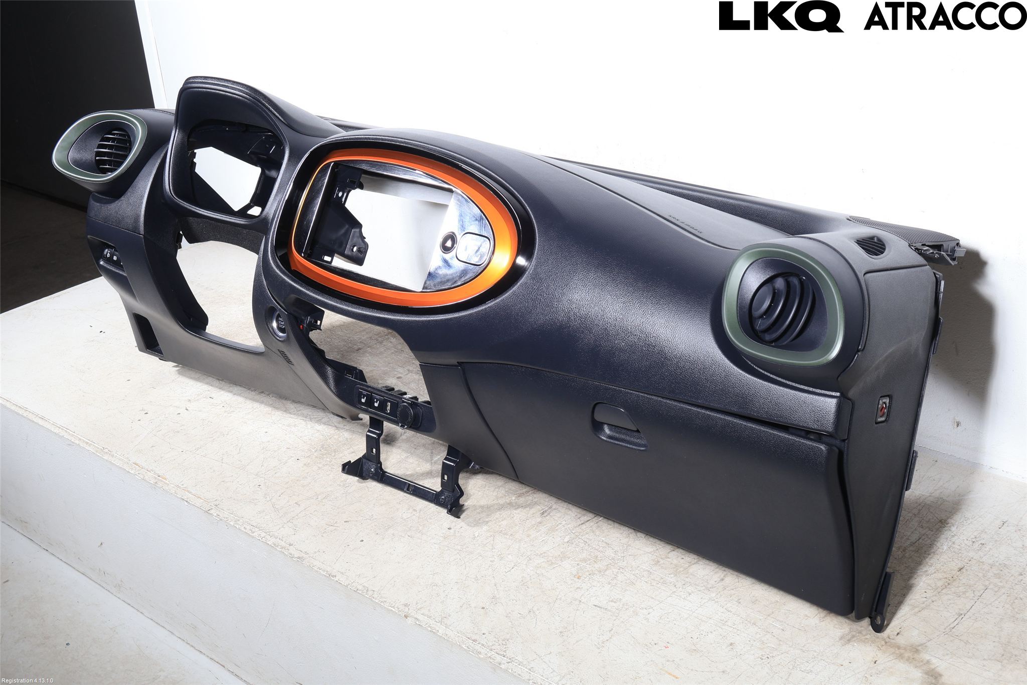 Toyota AYGO X AB70 22- Instrumentbräda