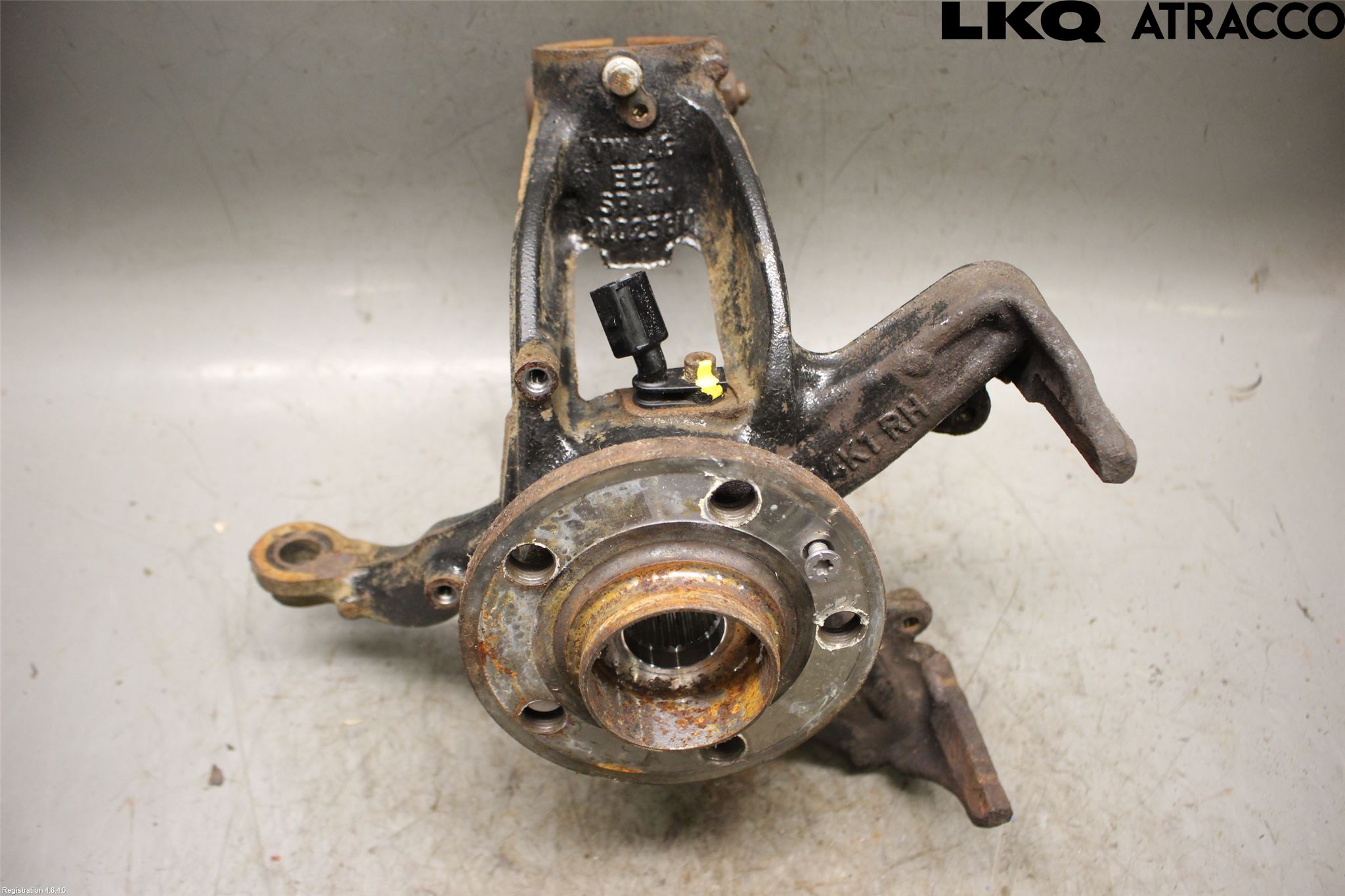 Volkswagen VW POLO VI 18->> Styrspindel Lagerhus Hö