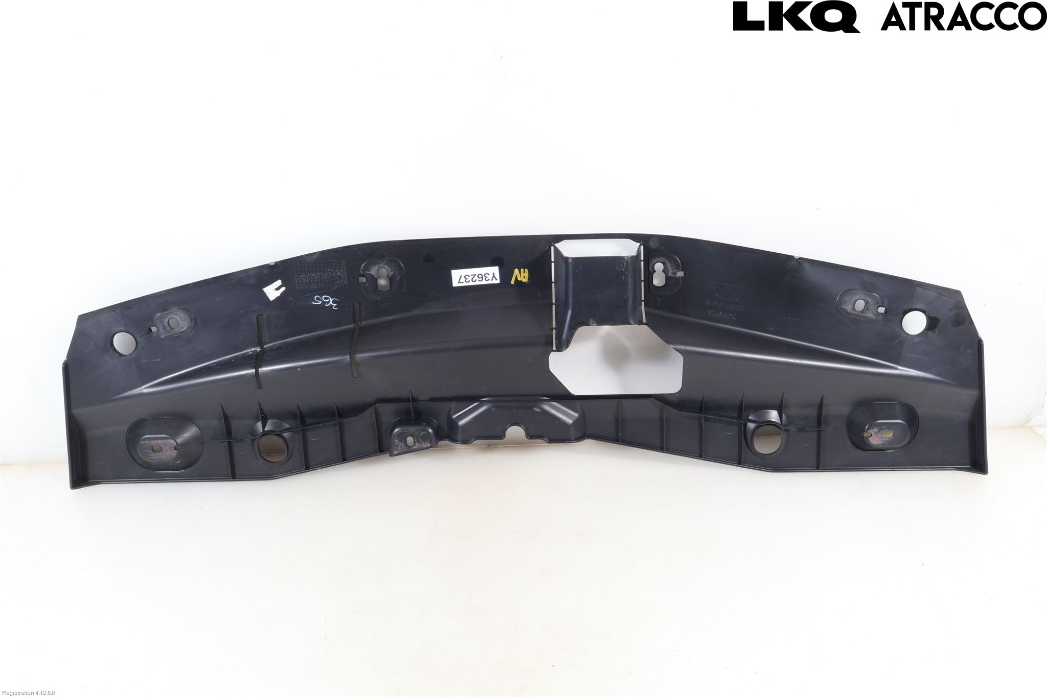 Toyota AVENSIS 16-18 Täckplast Front