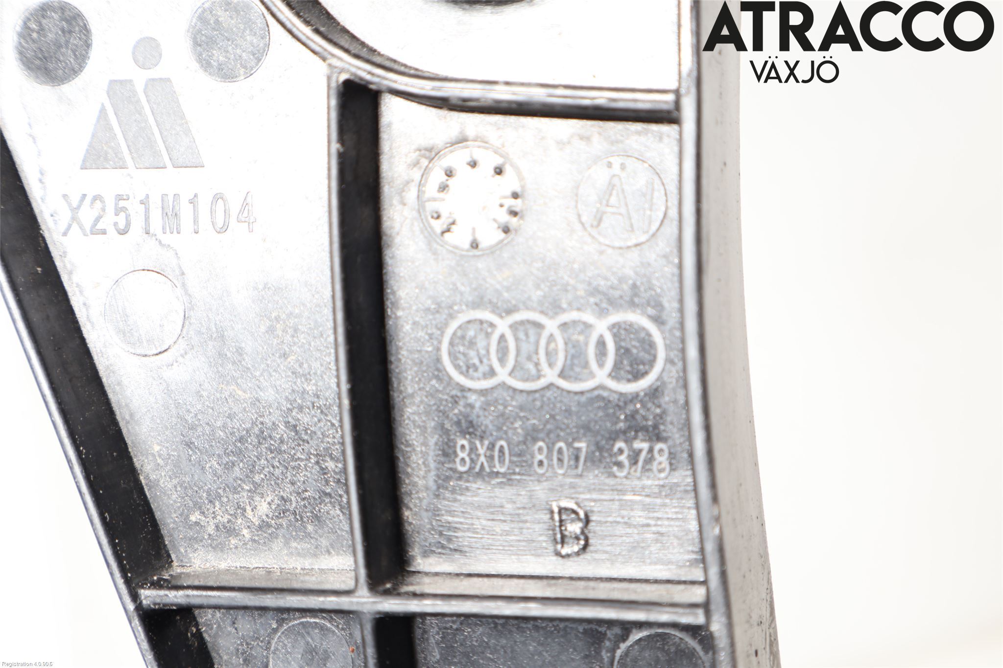 Audi A1/S1 11-18 Stötfångarfäste Bak Hö