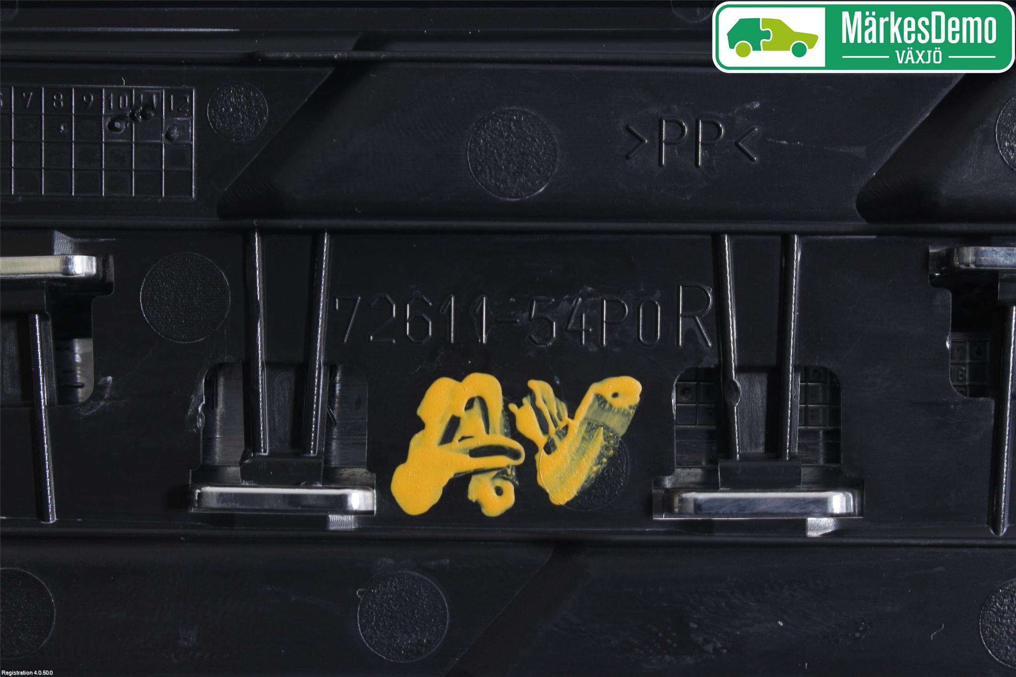 Suzuki VITARA 15- List Framskärm Hö