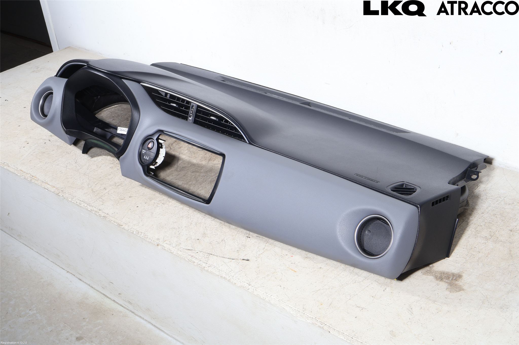Toyota YARIS XP130 15-20 Instrumentbräda