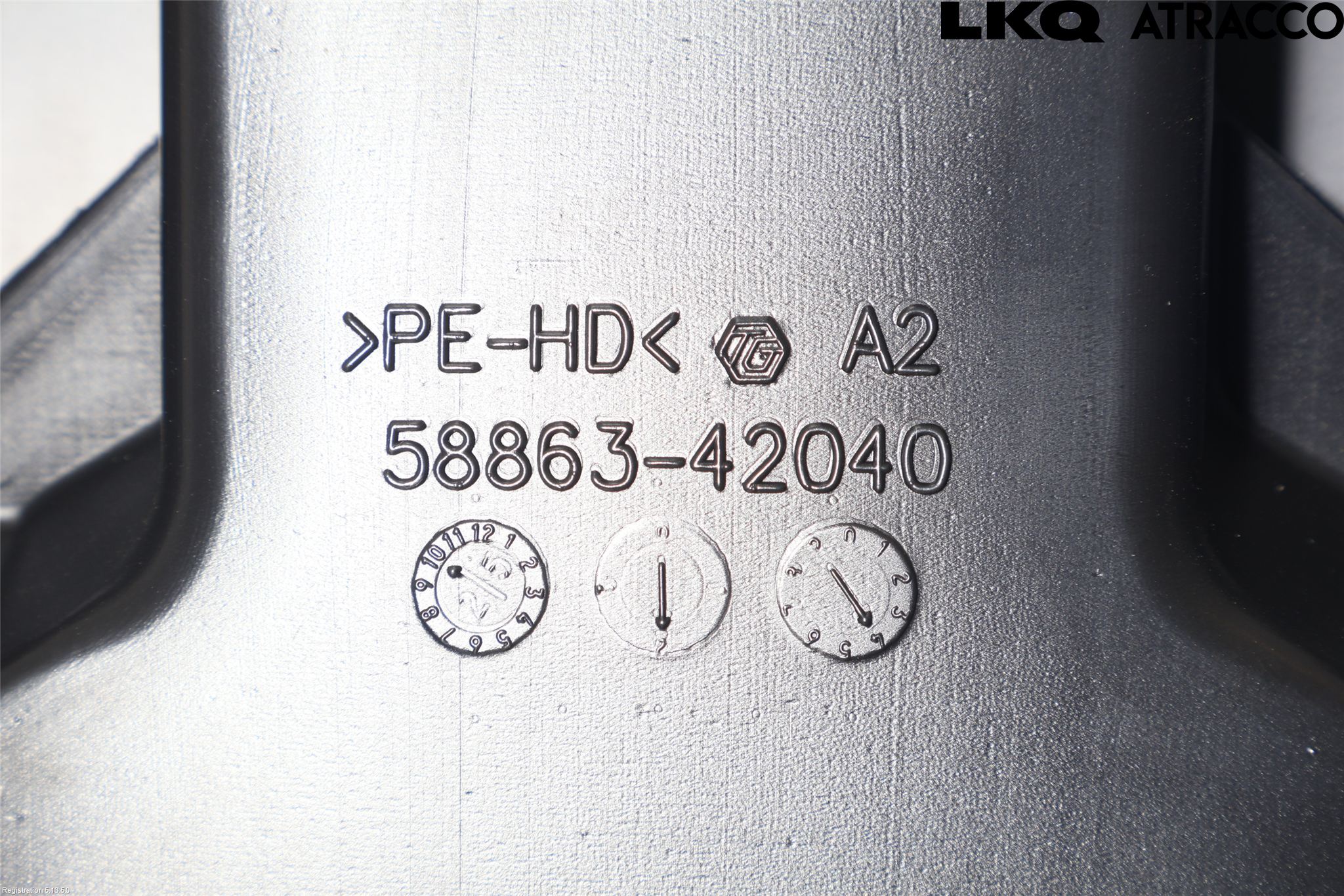 Toyota bZ4X EA10 22- Instrumentkonsoll Mitt