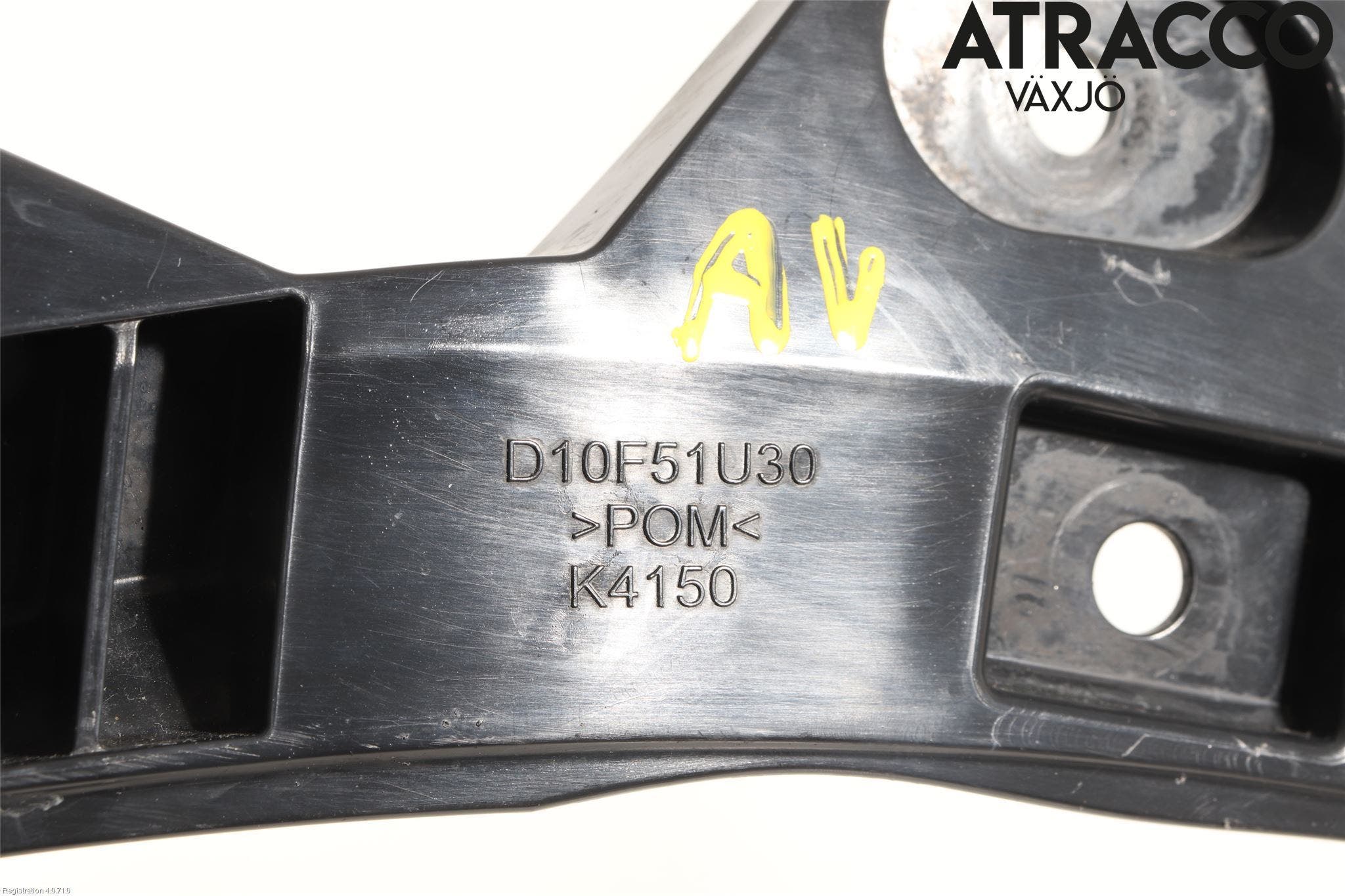 Mazda CX-3 Skärmfäste Fram Hö