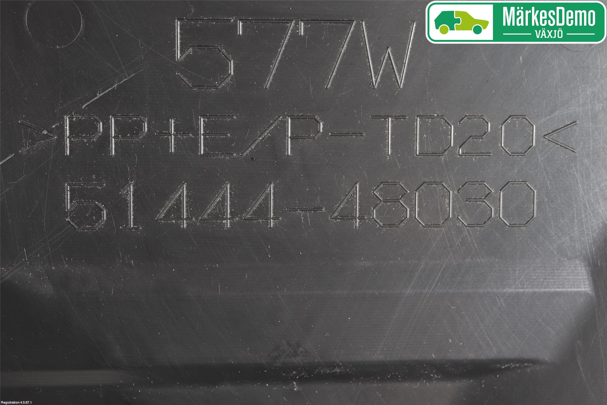 Toyota RAV4 13-18 Hasplåt Plåt-Plast