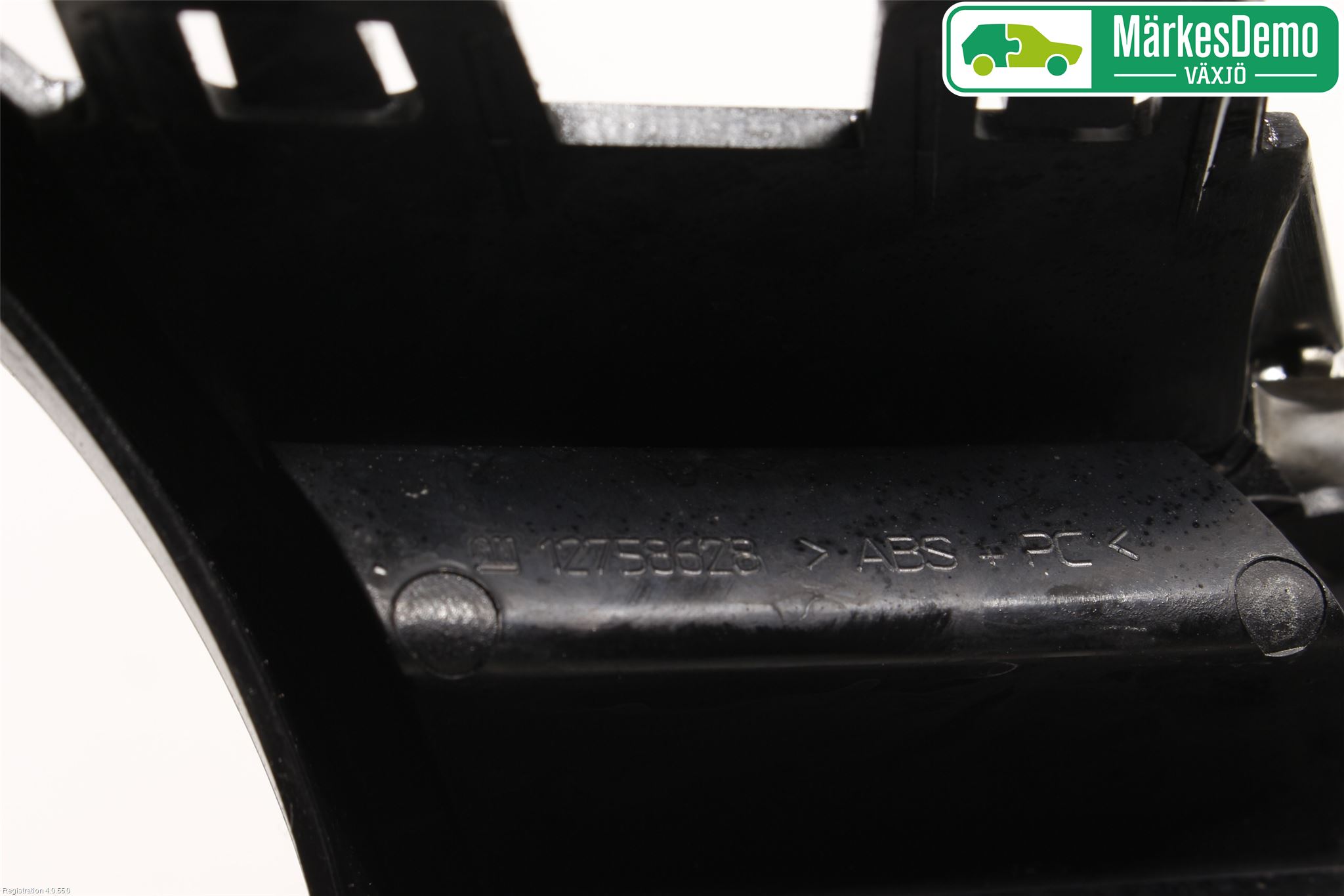 Saab 9-5     06-10 Strålkastarsarg Vänster